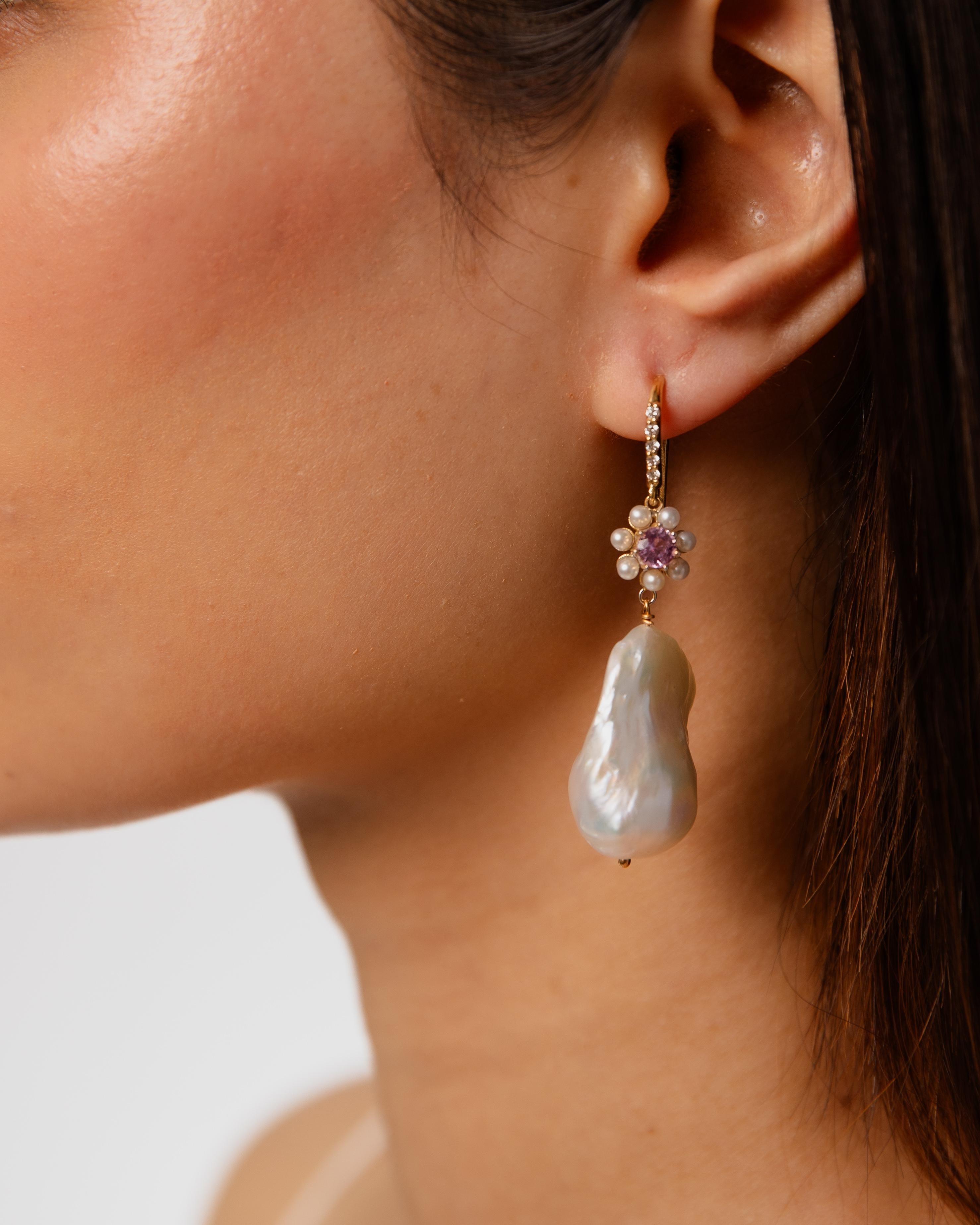 Floral Bouquet Earring with pink sapphires and Baroque Pearls In Excellent Condition For Sale In New York, NY