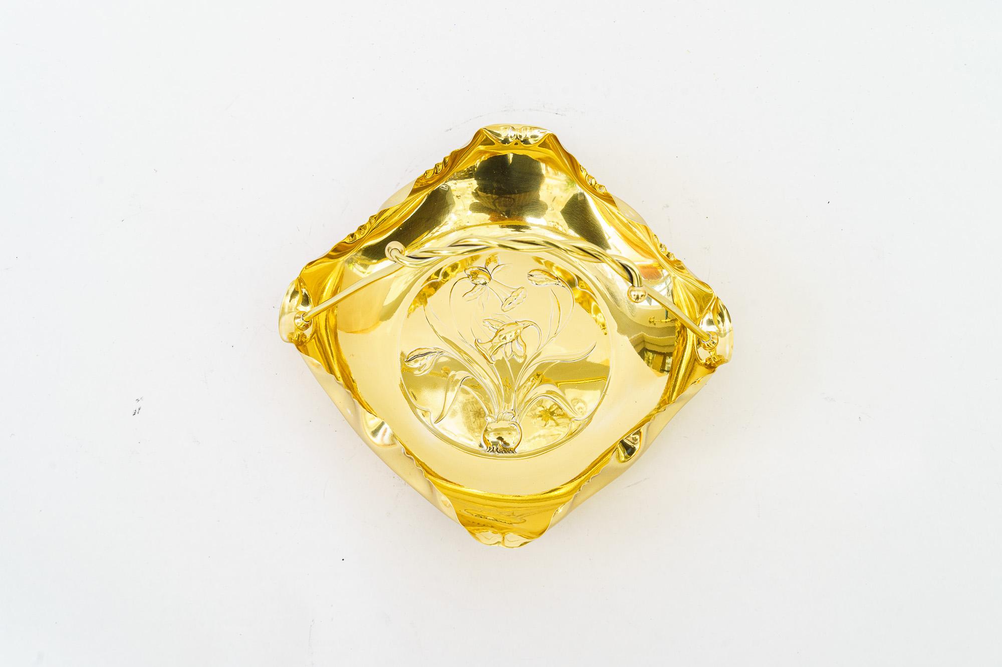 Fruttiera floreale in ottone Jugendstil del 1908 circa in vendita 4