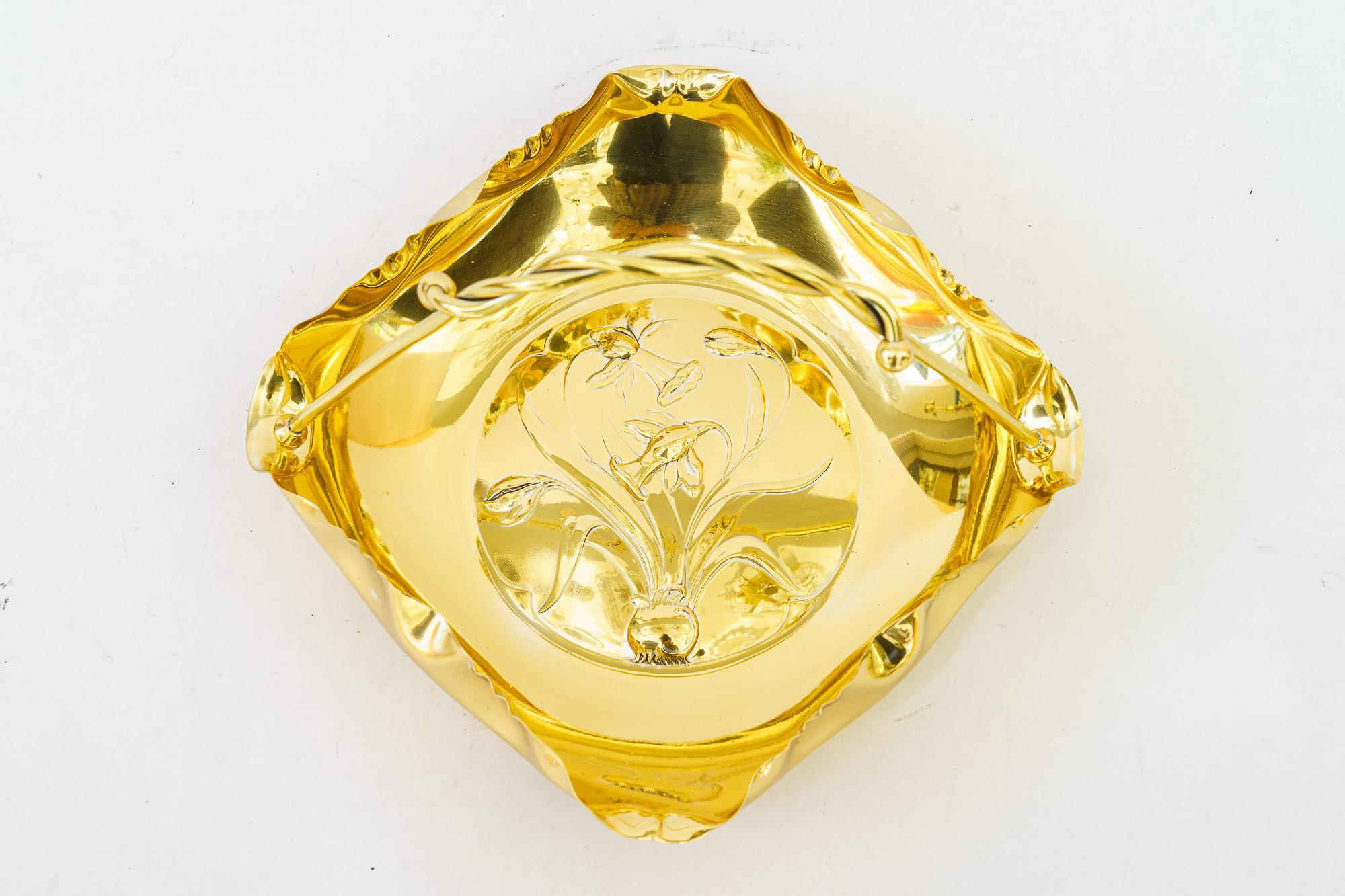Ottone Fruttiera floreale in ottone Jugendstil del 1908 circa in vendita