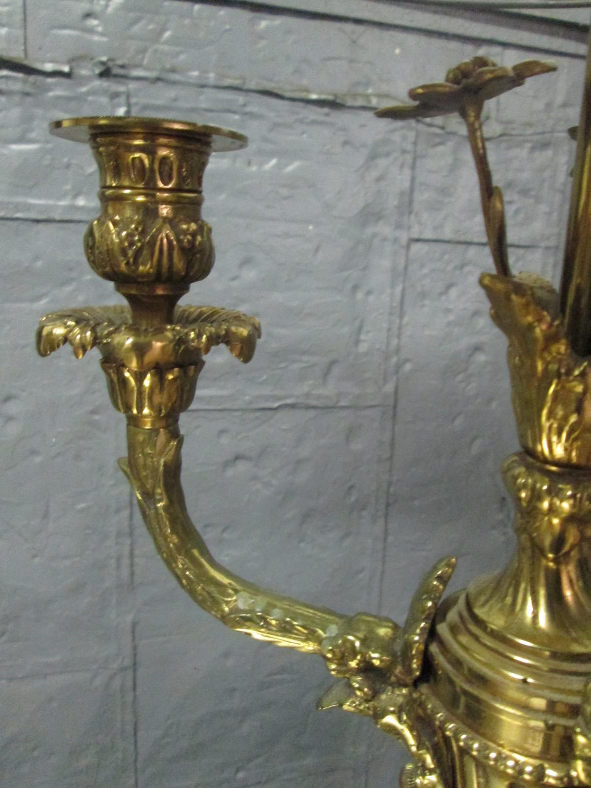 Mid-Century Modern Lampe en bronze à motifs floraux de Warren Kessler en vente
