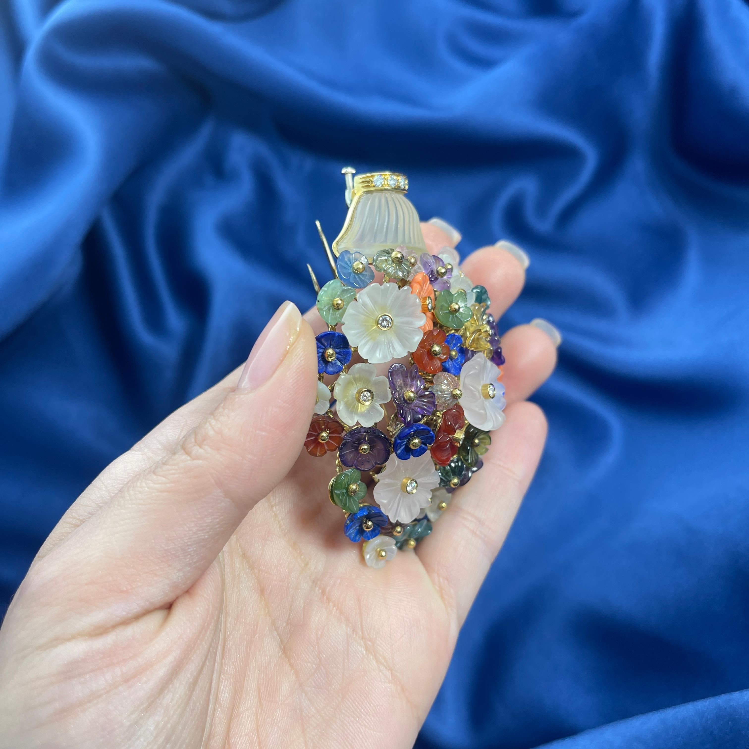 Floral Brooch in Yellow Gold with Rock Crystal, Hand-Carved Hardstones, and Diam For Sale 3