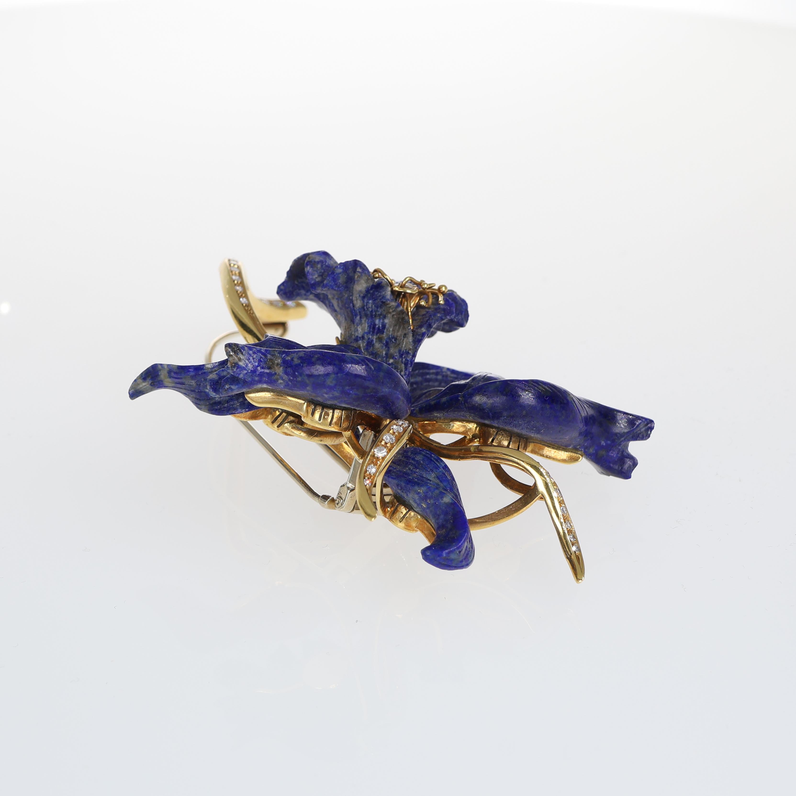 Pendentif floral en or jaune avec lapis naturel et diamants en vente 1