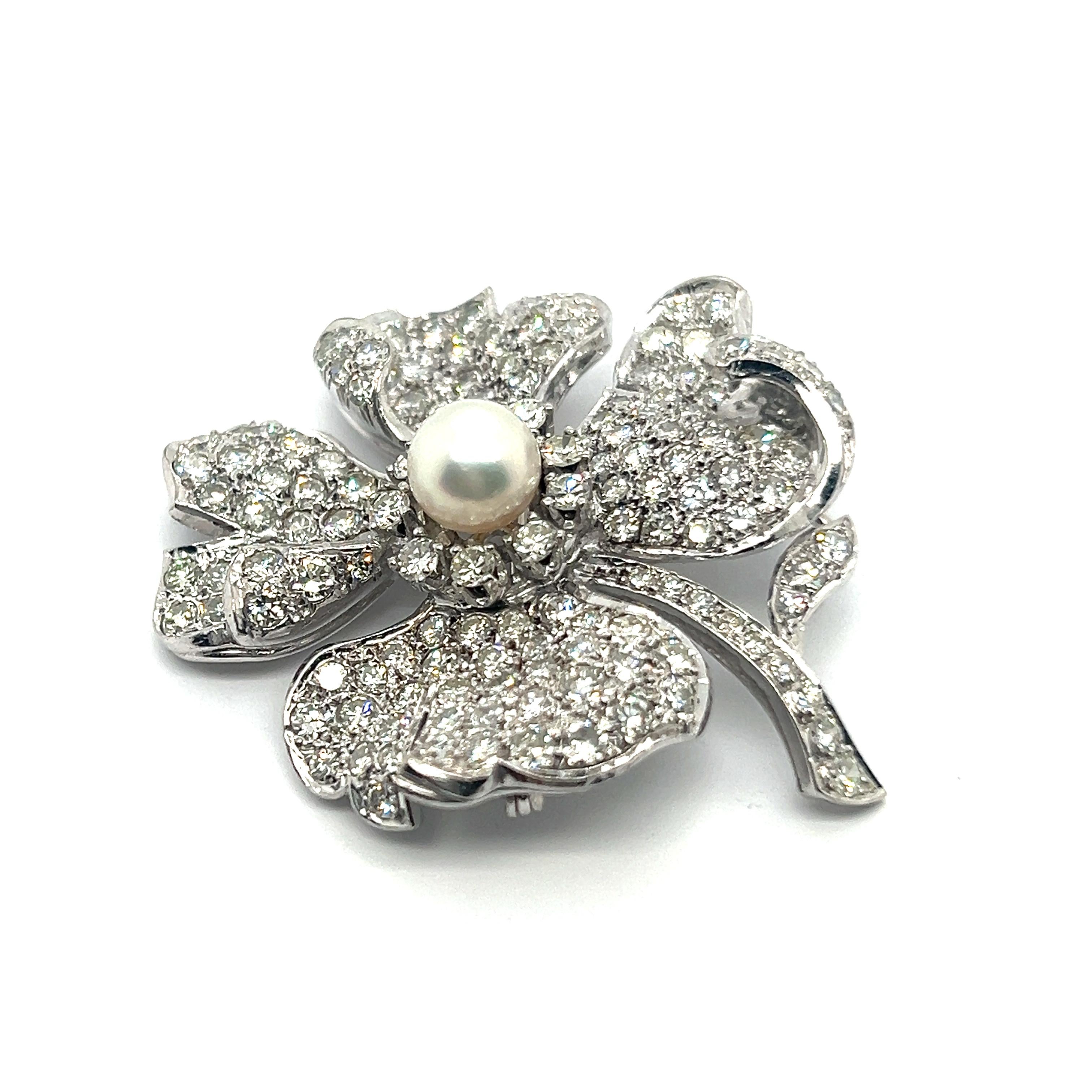 Floral Brooch with Diamonds & Akoya Pearl in Platinum For Sale 7