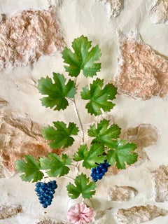 Floral brunch of grapes wall light Bright Tole hand paint Metal, Italy 1960s