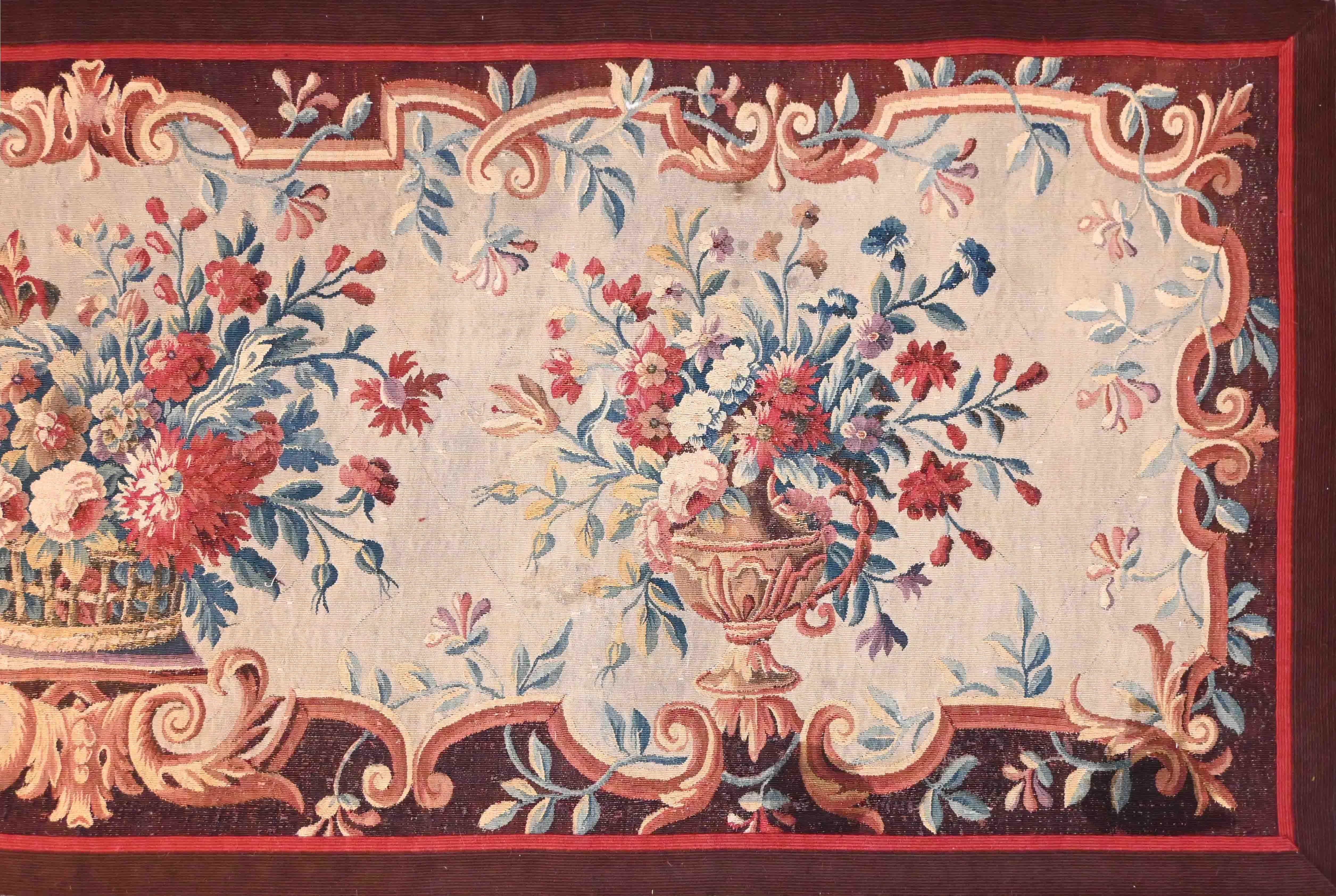 Floraler Brüsseler Wandteppich 18. Jahrhundert - L 185 x H 85 cm - N° 1360 (Aubusson) im Angebot