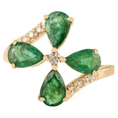 Bague Cocktail Floral Bypass en or jaune 14K avec 1,57 ct d
émeraude et de diamant