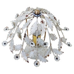 Plafonnier floral avec fleurs et feuilles blanches