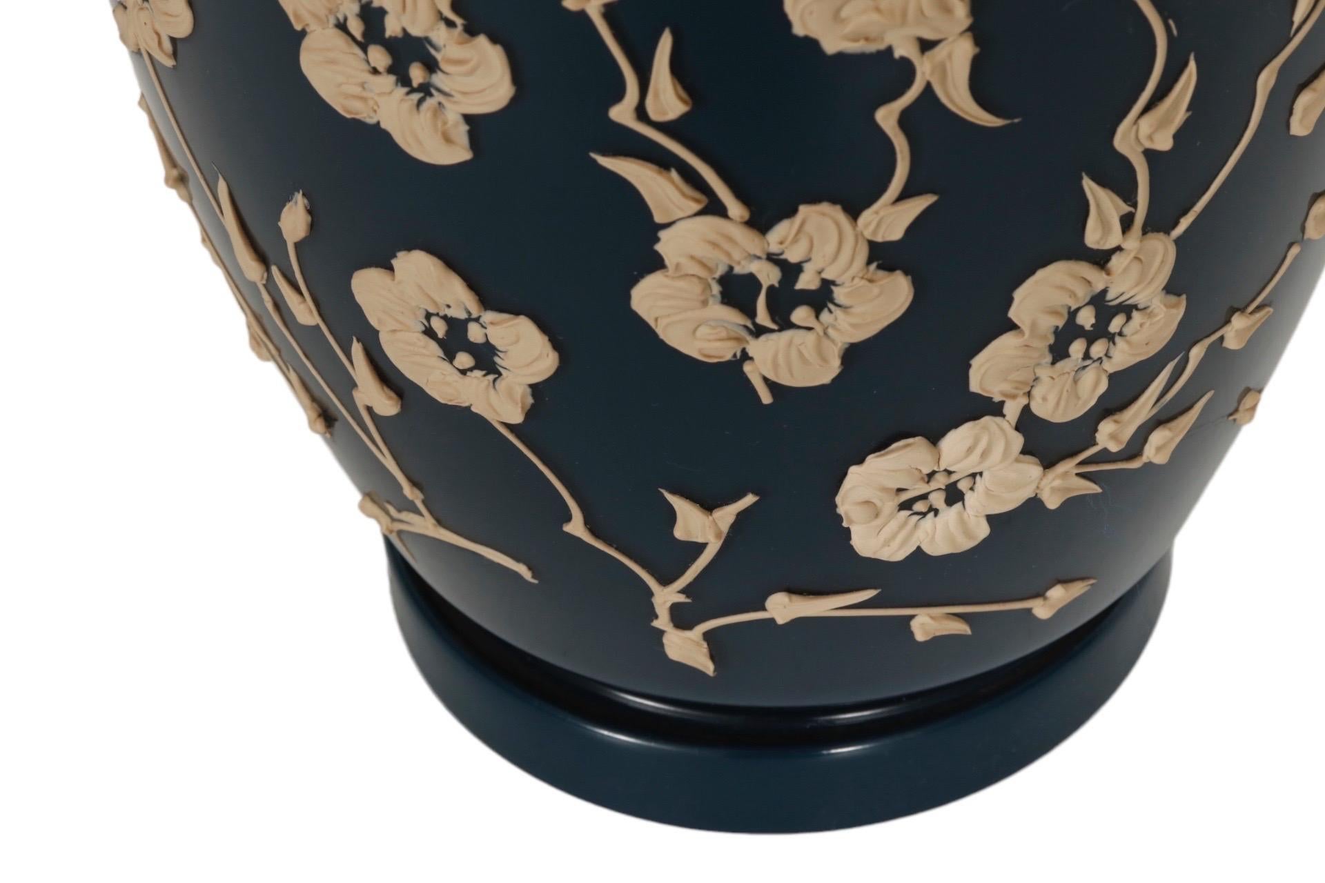 Floral Ceramic Table Lamp in Blue & Tan For Sale 2
