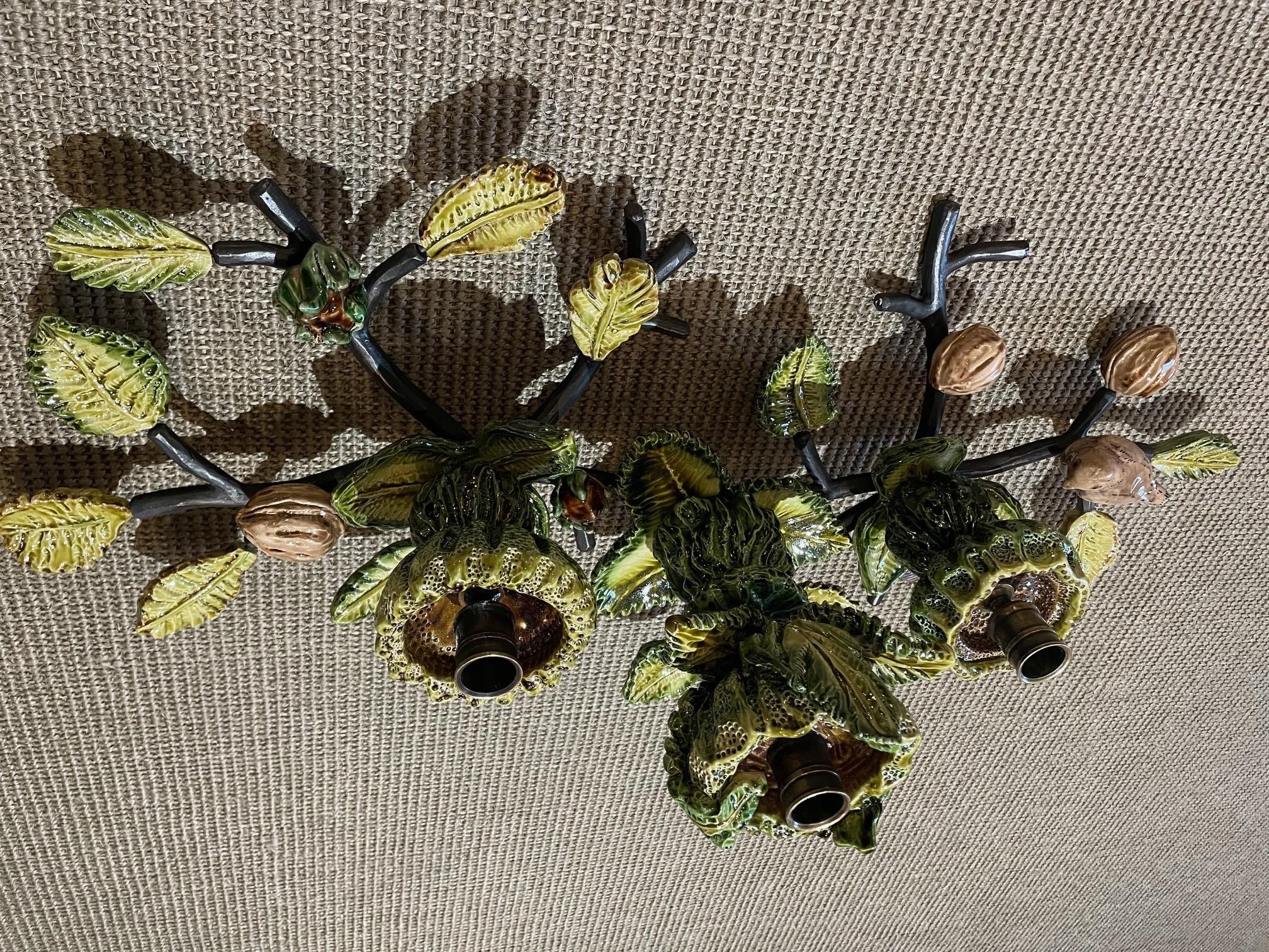 Français Chandeliers céramique à fleurs en vente