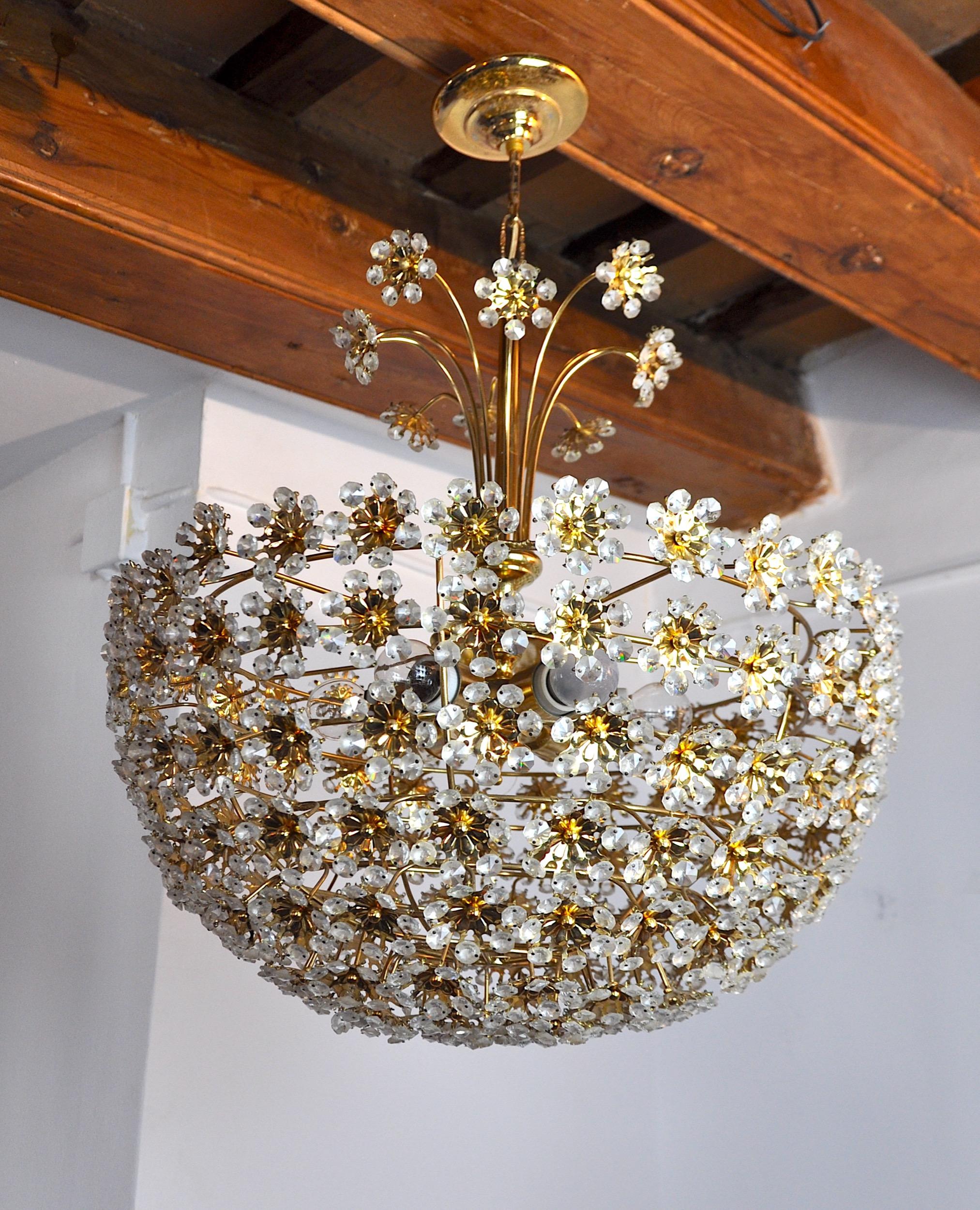 Hollywood Regency Floral Chandelier in Crystals Cut by Bakalowits and Söhne, Austria, 1970 For Sale
