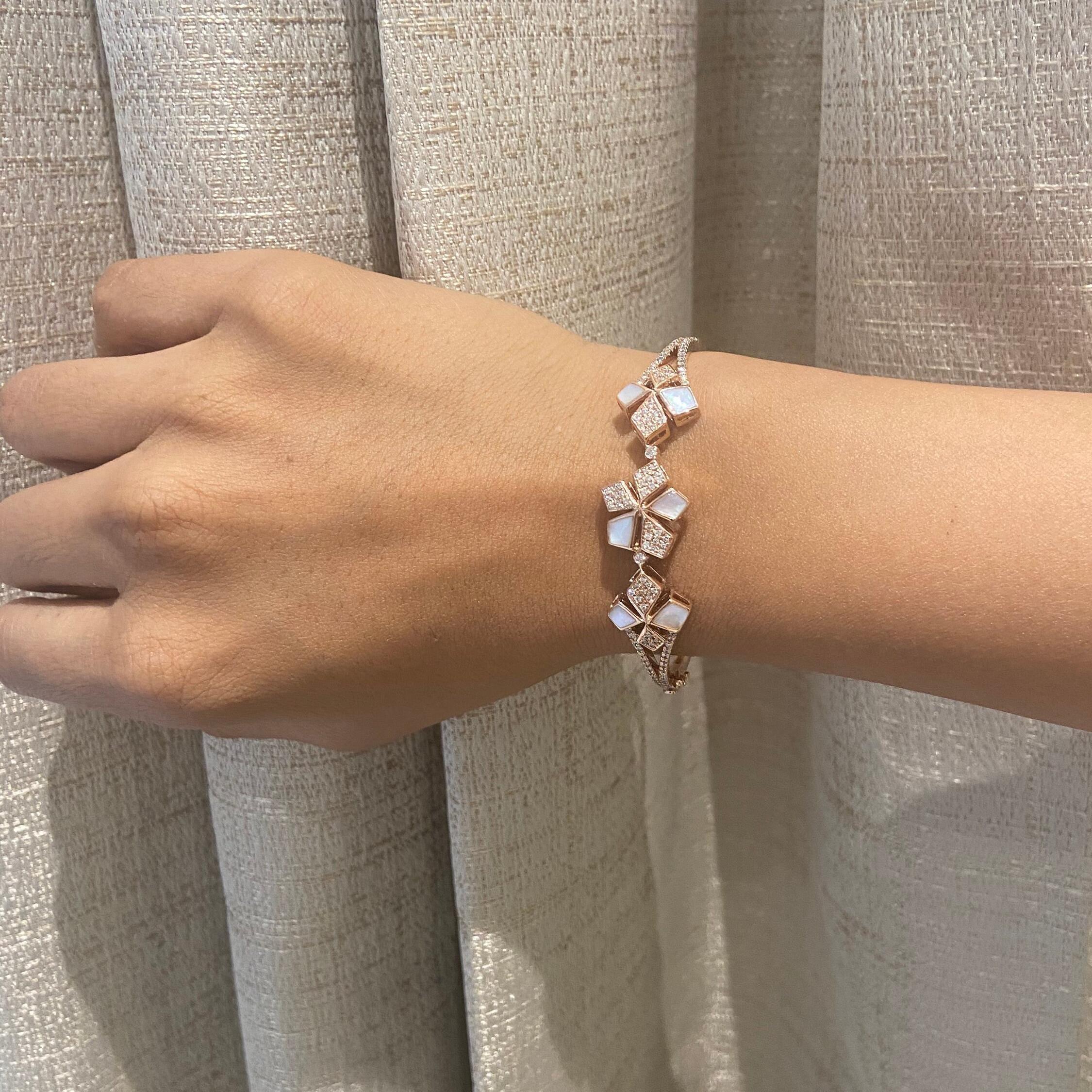 Art Deco Floral Cluster Diamond Bracelet in 14k Solid Gold (Certified) For Sale