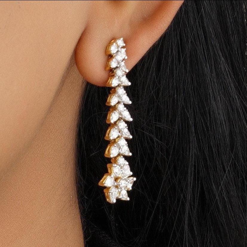 Art déco Boucles d'oreilles pendantes en or massif 14 carats (certifié) avec diamants en forme de grappe florale en vente