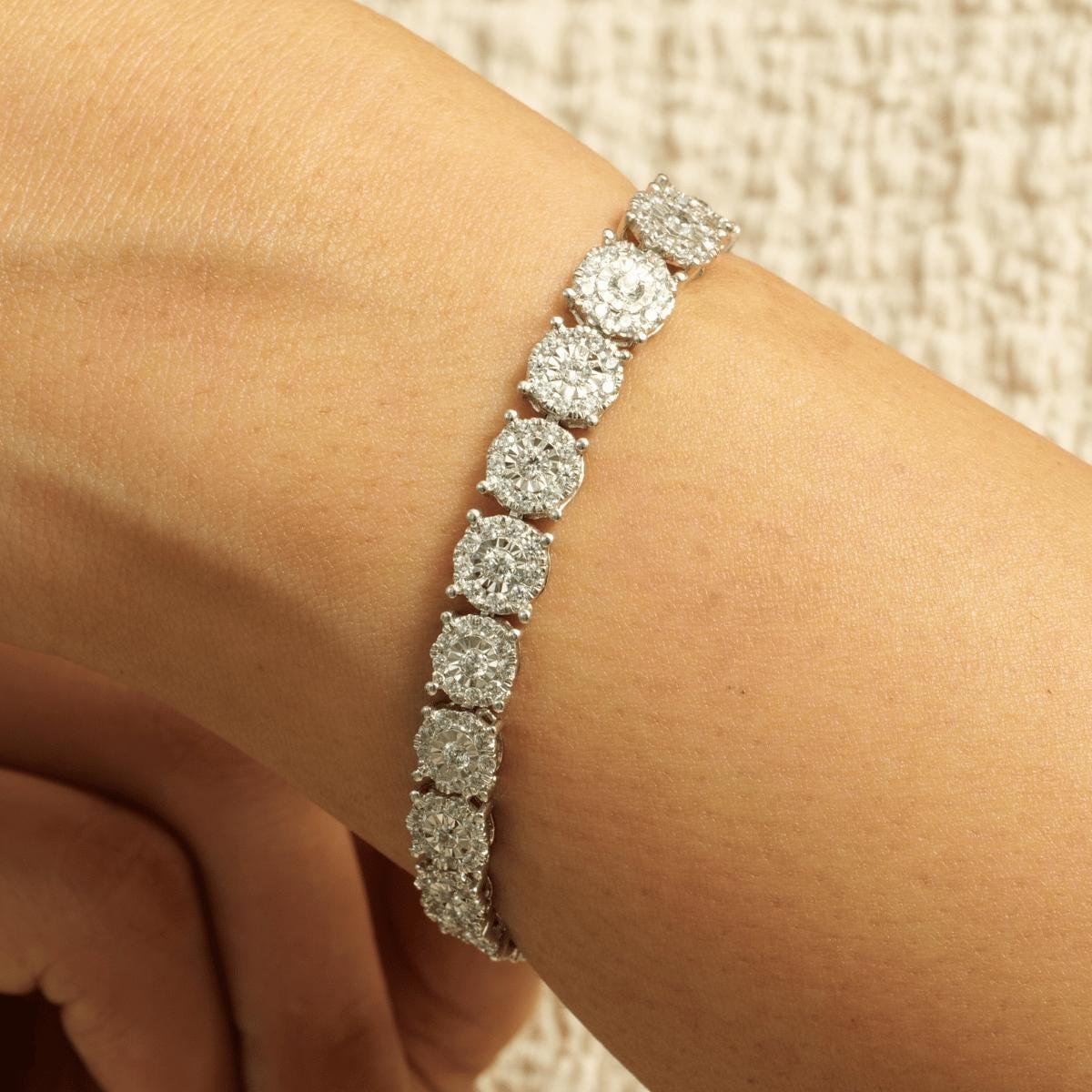 Florales Cluster-Diamant-Tennisarmband aus 14 Karat massivem Gold (zertifiziert) (Art déco) im Angebot