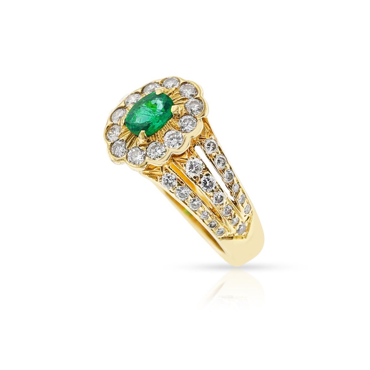 Blumen-Cluster-Ring mit Smaragd und Diamant, 18 Karat Gelbgold im Angebot 1