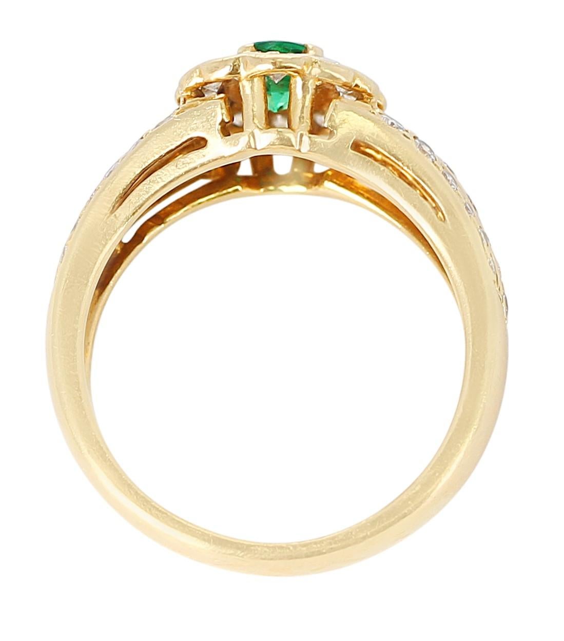 Floral Cluster Emerald and Diamond Ring, 18 Karat Yellow Gold In Excellent Condition For Sale In New York, NY