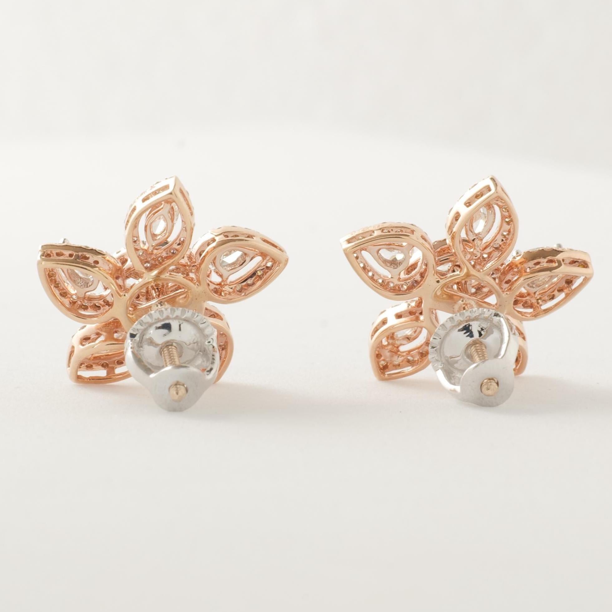 Boucles d'oreilles en or massif 14k (certifié) avec halo de diamants fantaisie en forme de grappe florale Pour femmes en vente