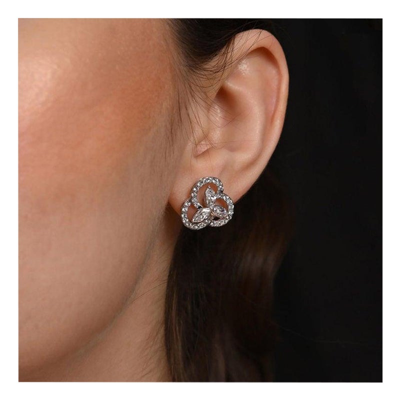 Orecchino a grappolo floreale con moissanite Orecchini in argento 925 Regalo per lei