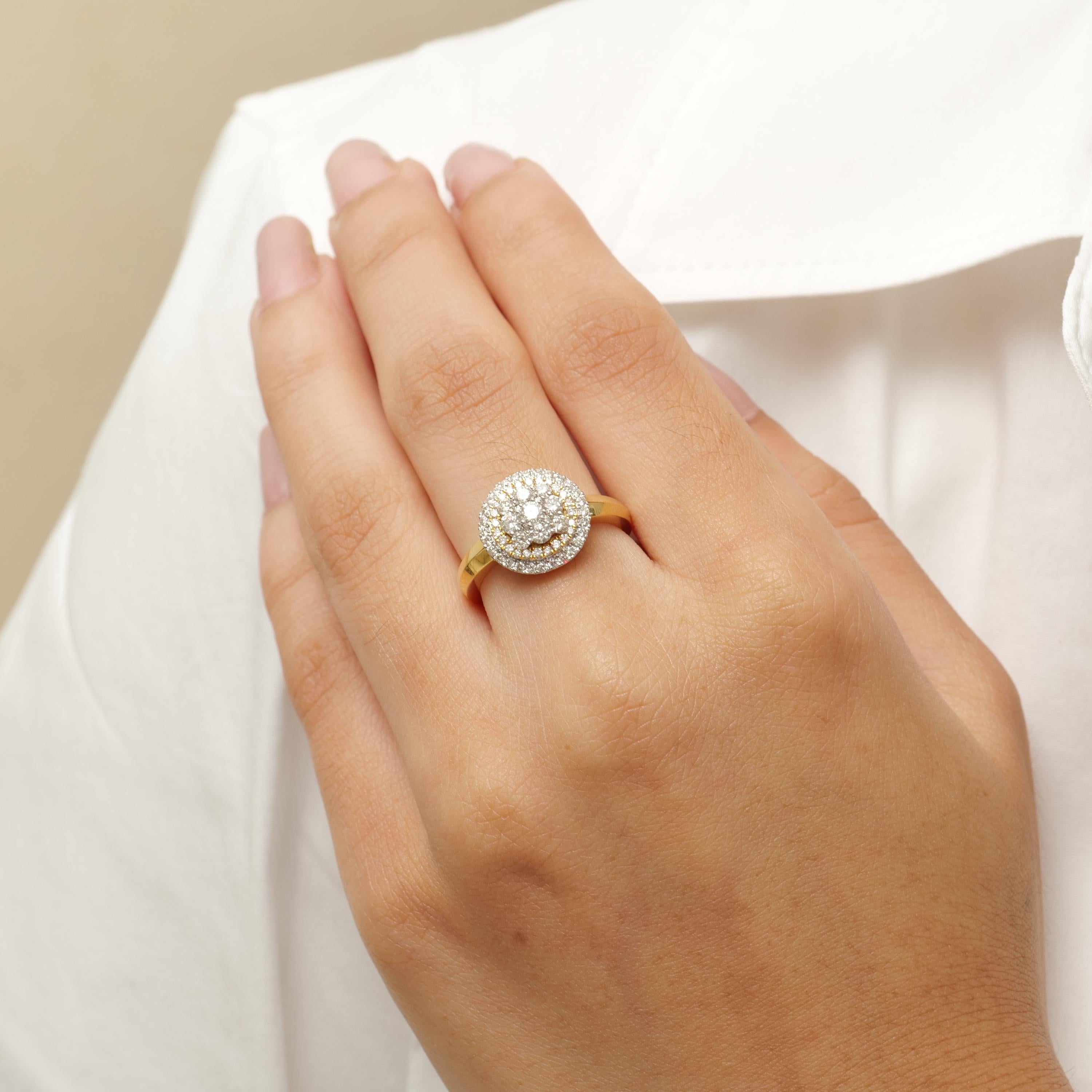 Taglio rotondo Anello con diamanti naturali a grappolo floreali in oro massiccio 14k (certificato) in vendita