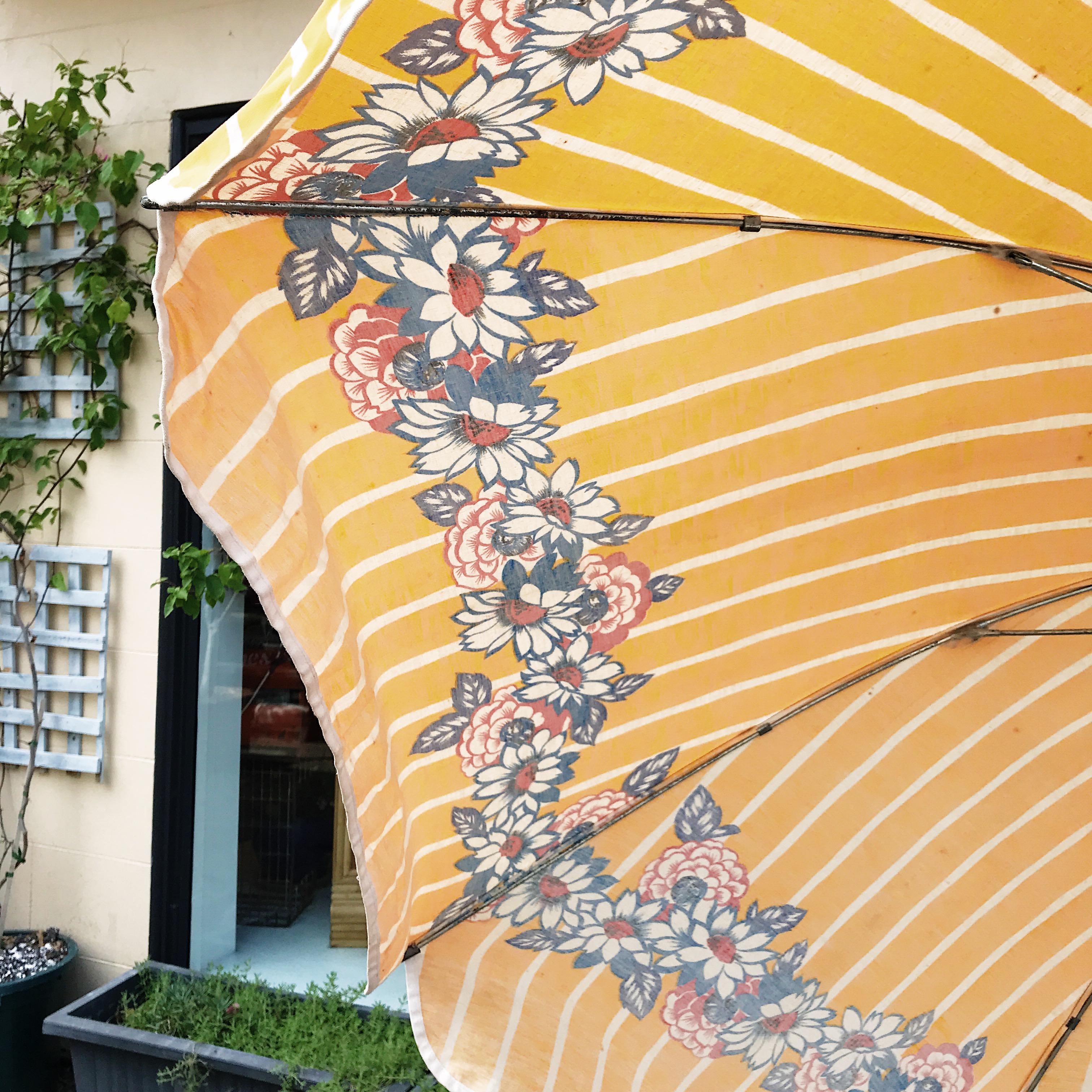 Floral Cotton Beach Umbrella with Wooden Pole and Metal Bottle Opener by Shelta In Fair Condition For Sale In Ettalong Beach, NSW