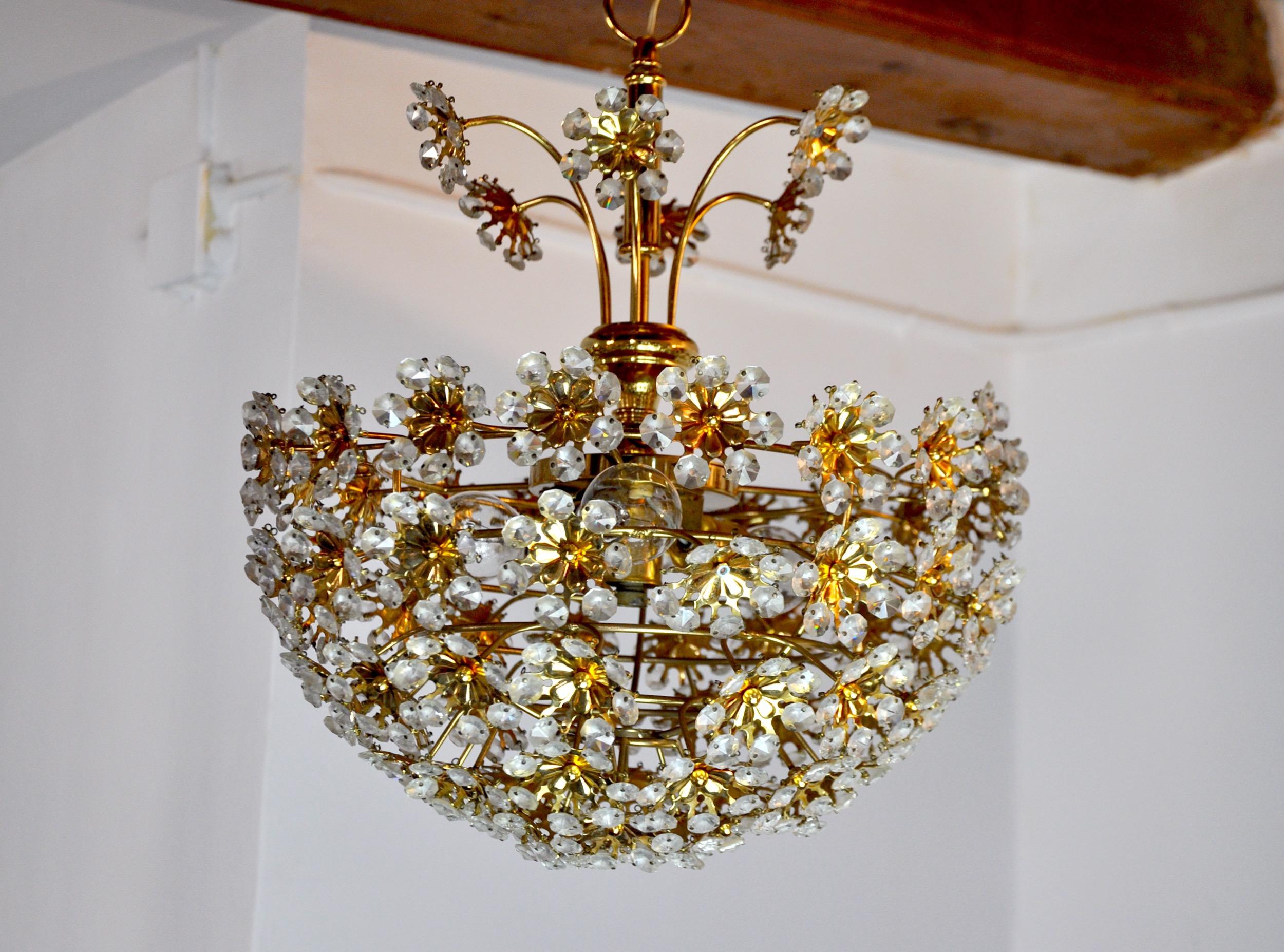 Hollywood Regency Floral Crystal Chandelier Cut by Bakalowits & Söhne, Austria, circa 1970 For Sale