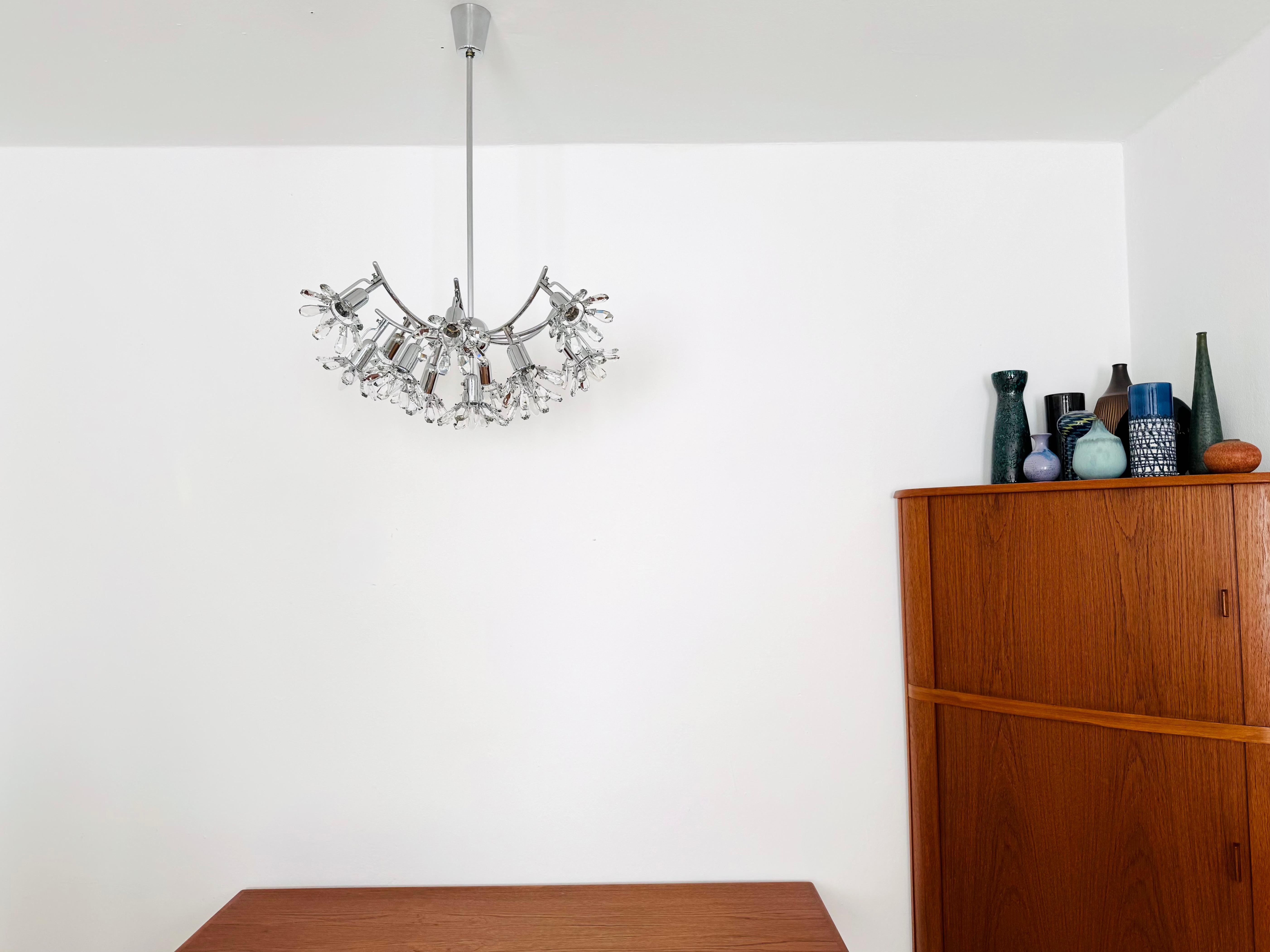 Milieu du XXe siècle Lustre floral en cristal de Bakalowits en vente