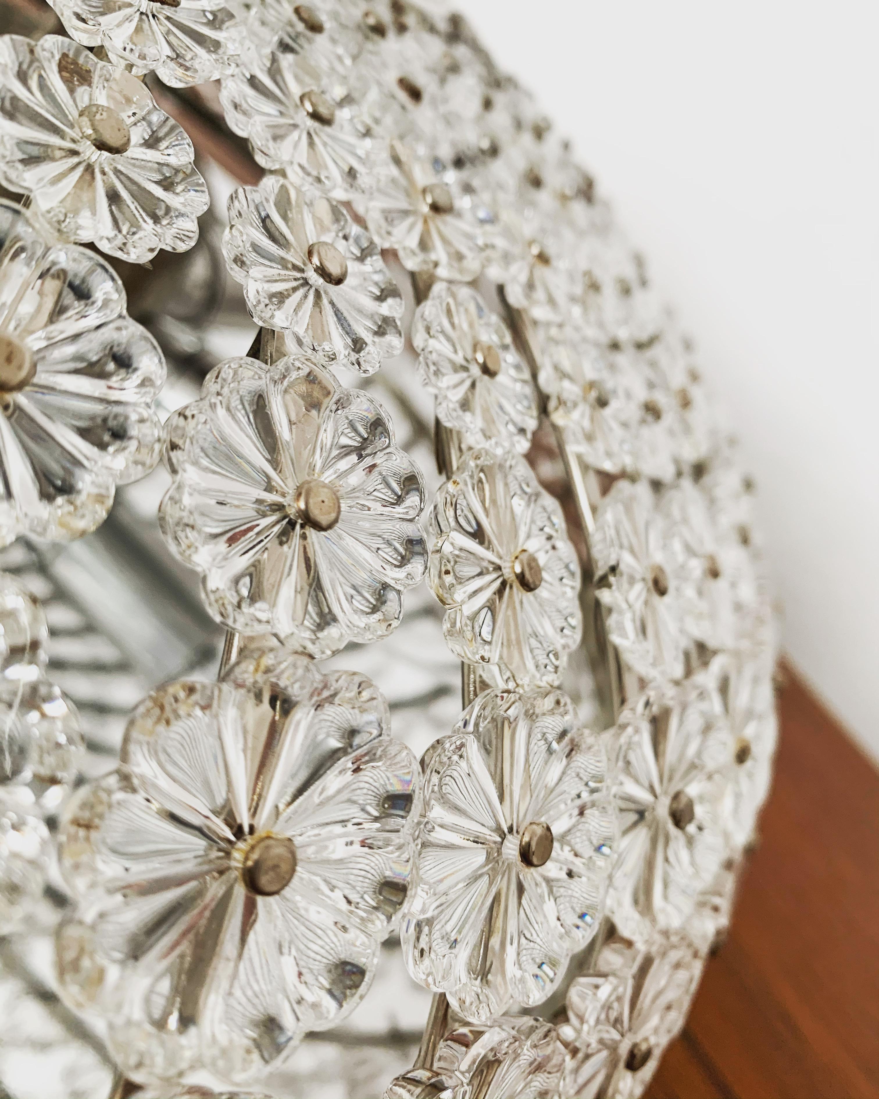 Lampada da incasso in vetro con cristalli floreali in vendita 5