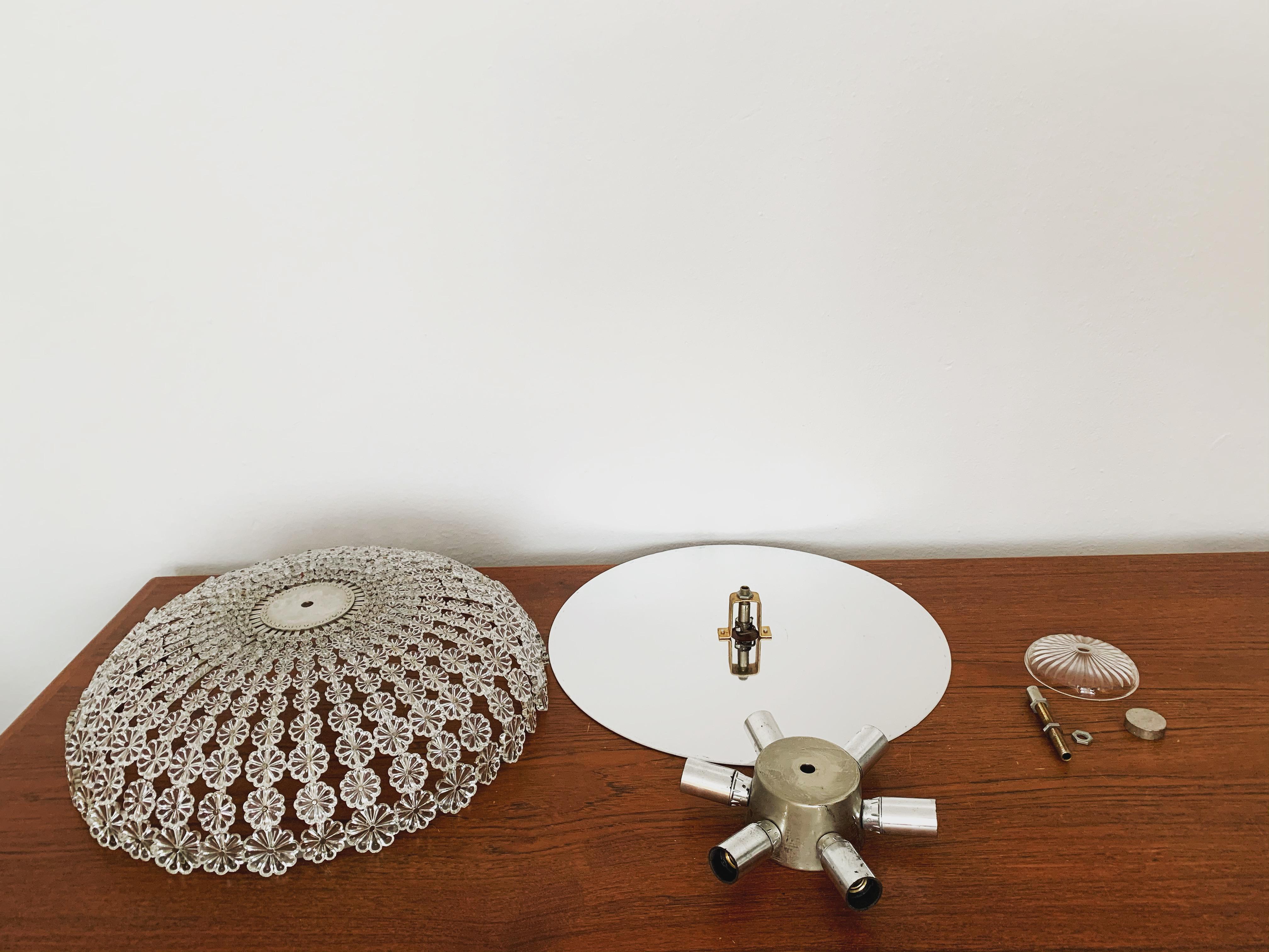 Lampada da incasso in vetro con cristalli floreali in vendita 6
