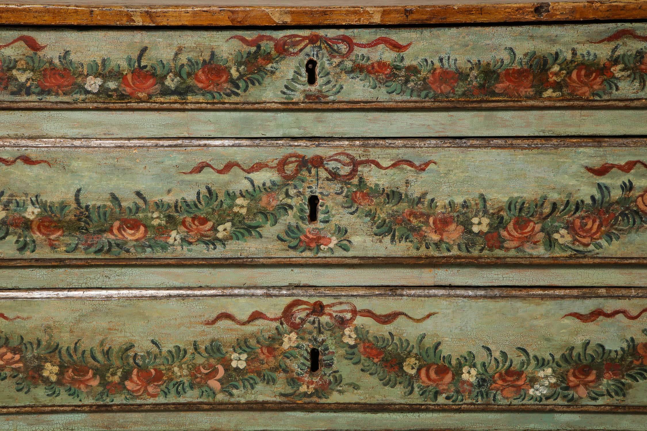 Decorated Venetian Neoclassical Commode In Good Condition For Sale In Greenwich, CT