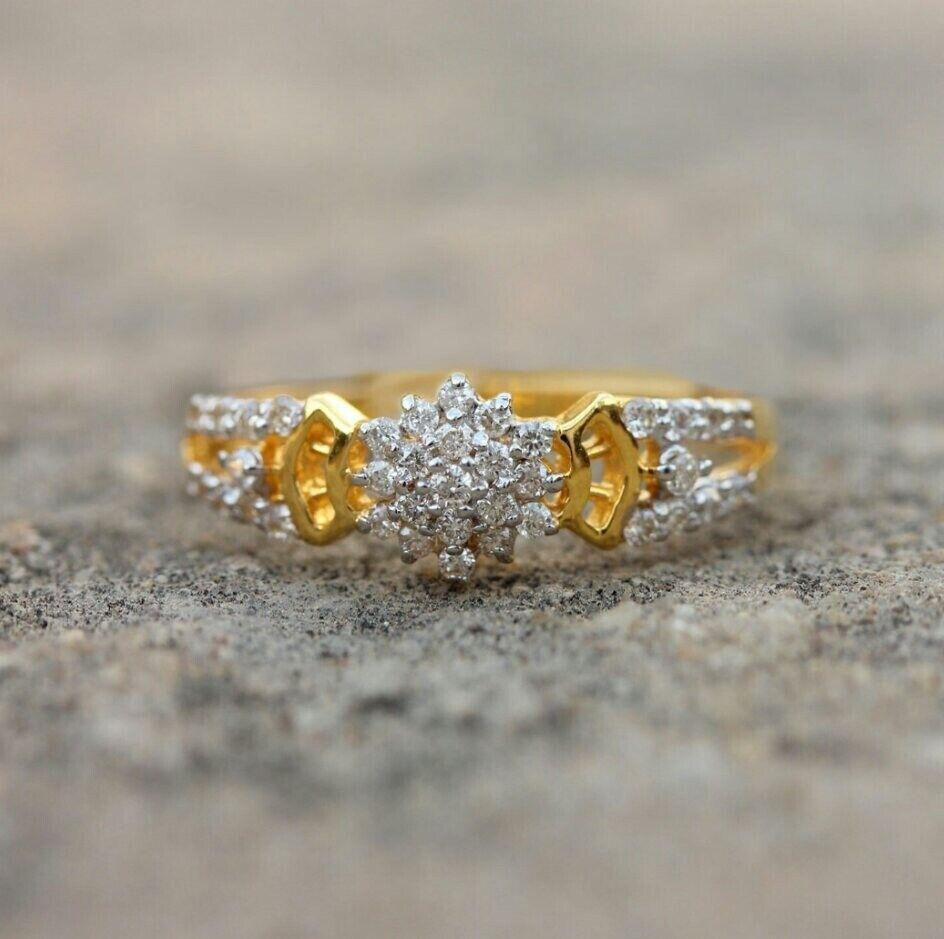 Women's or Men's Floral Design 14K Gold Diamond Ring For Women Wedding Anniversary Gift For Her For Sale