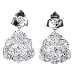 Floral Design Diamond 18 Karat Gold Drop Earrings