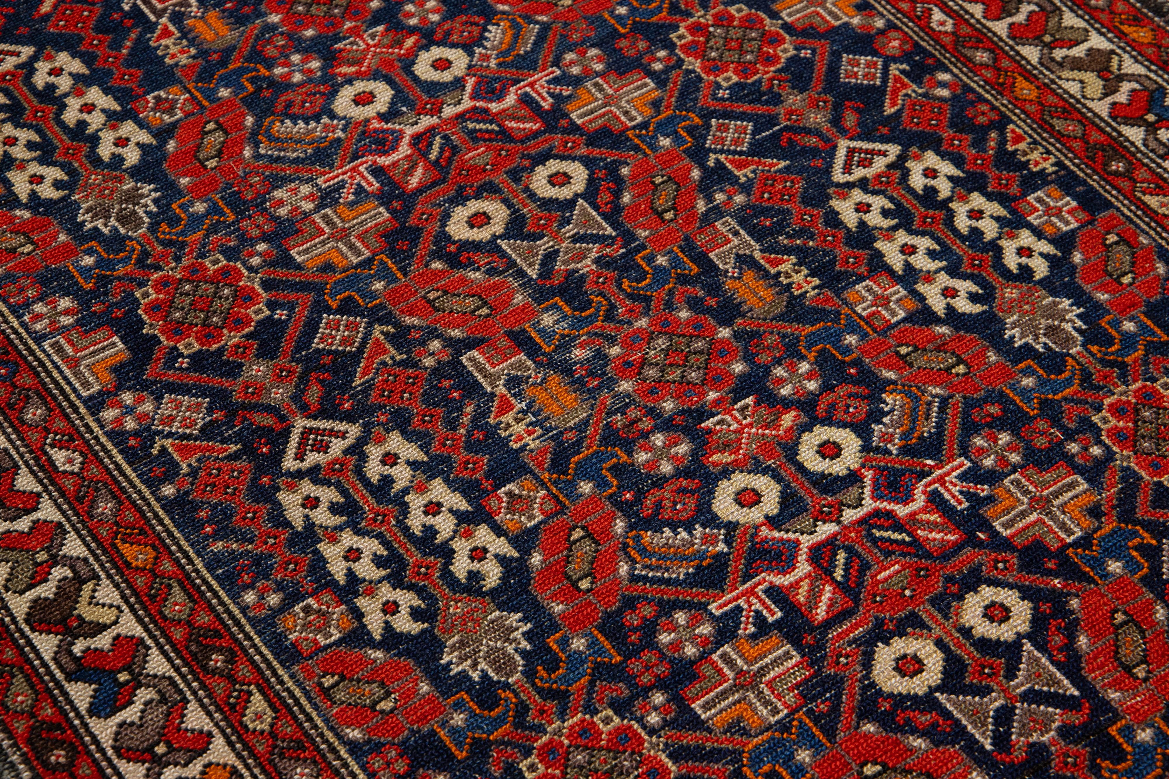 Perse Tapis de couloir Malayer ancien en laine bleue perse à motifs floraux en vente