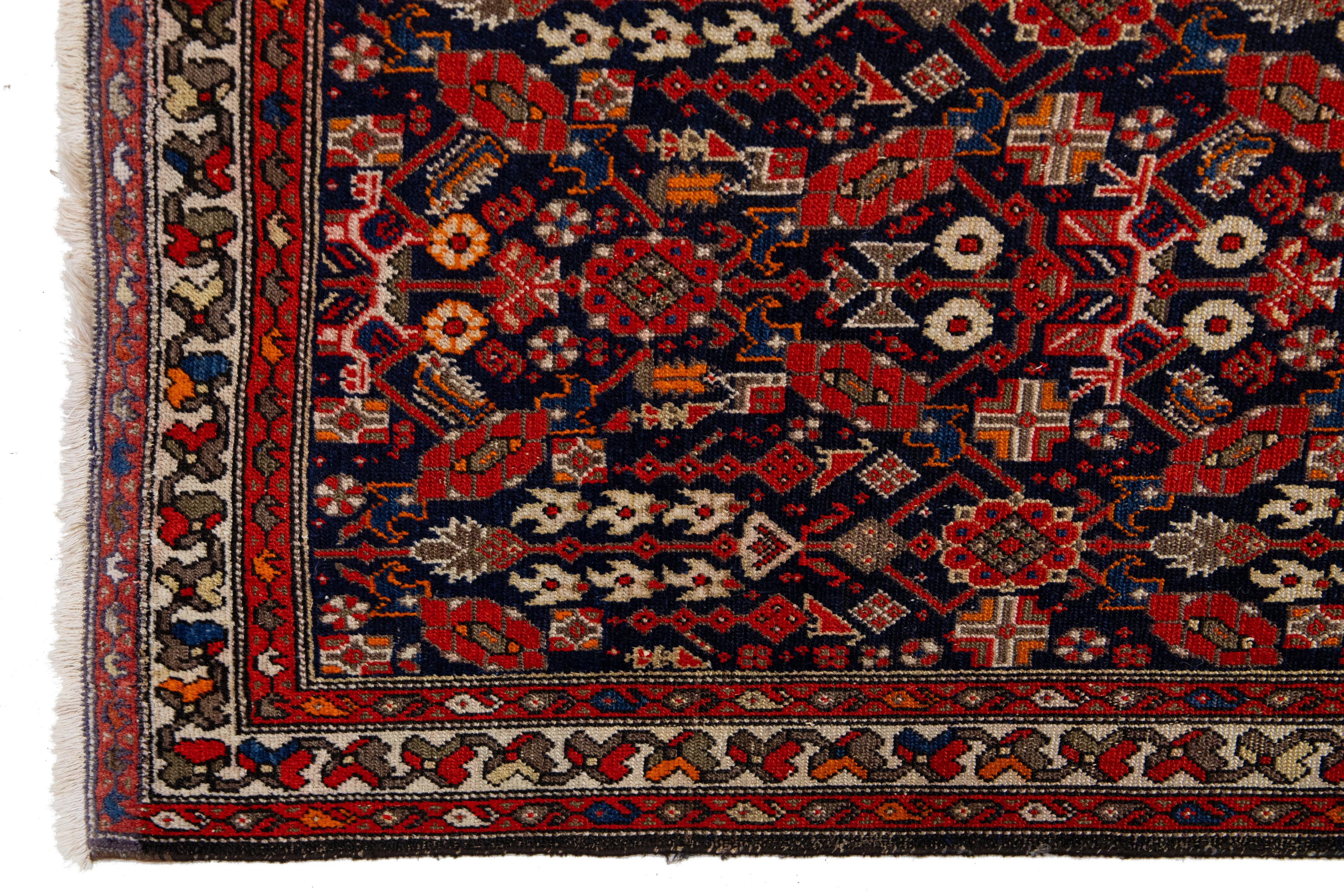 Laine Tapis de couloir Malayer ancien en laine bleue perse à motifs floraux en vente