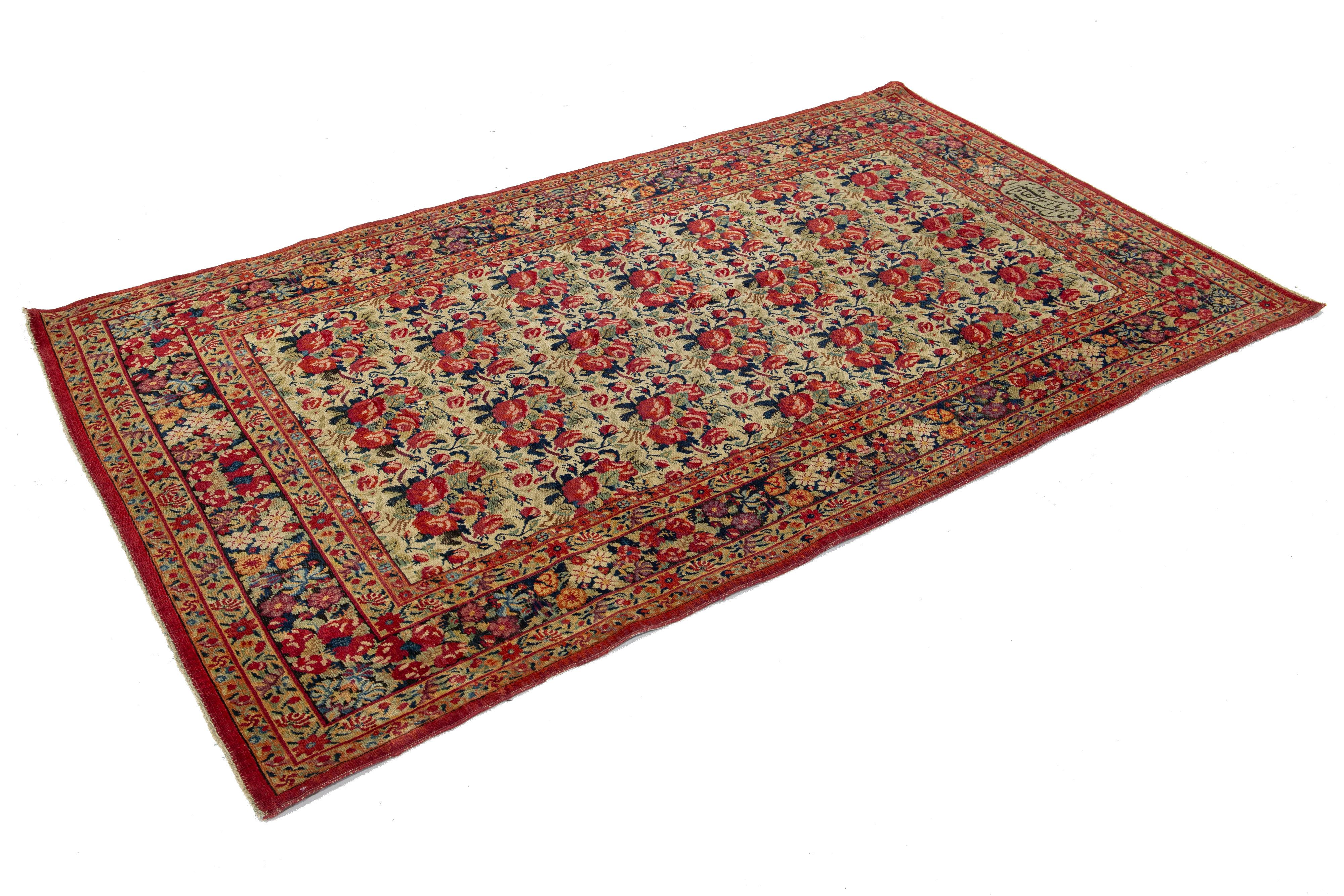Antiker persischer Malayer-Wollteppich in Beige mit Blumenmuster (Persisch) im Angebot