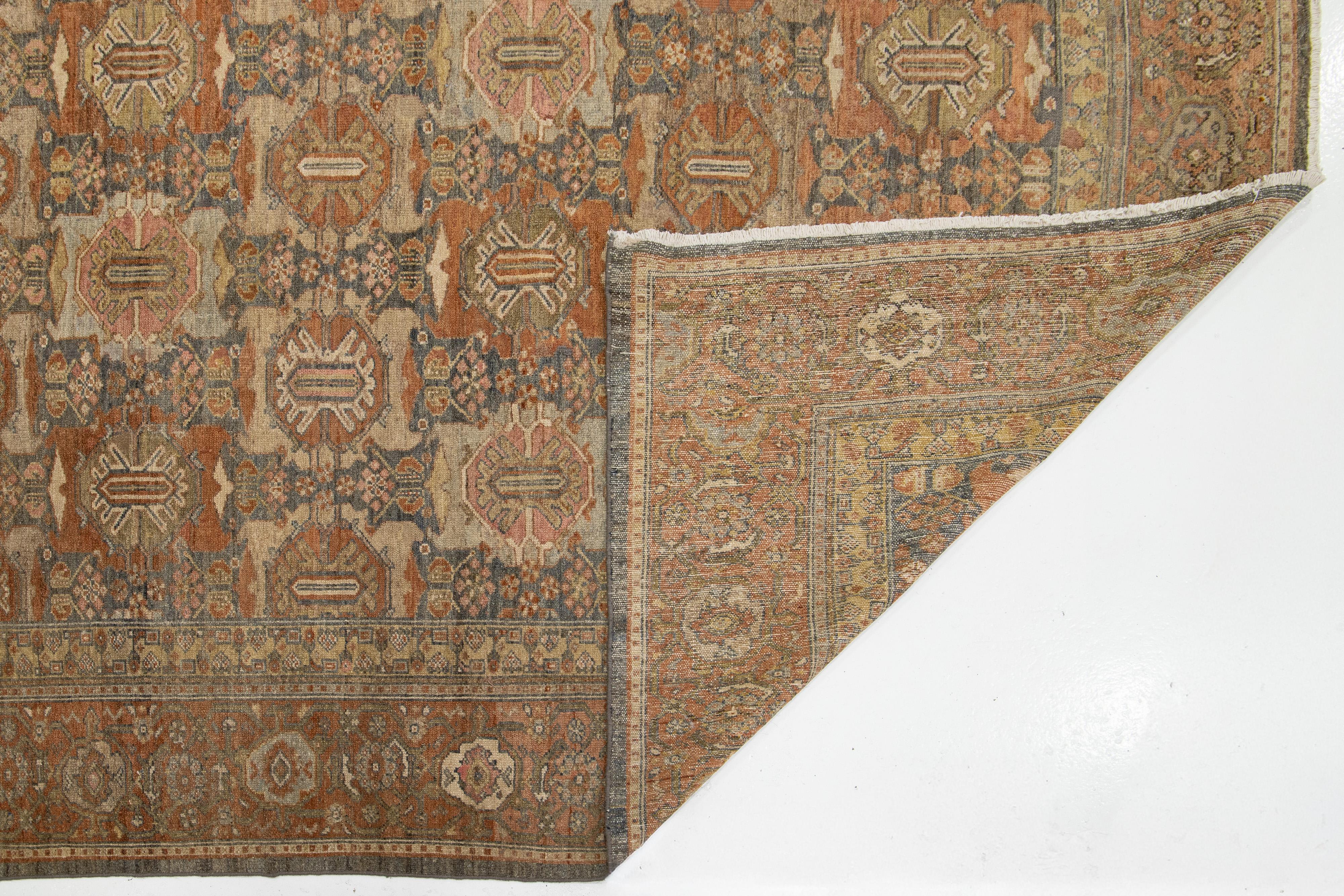 Tappeto antico persiano in lana Malayer con disegno floreale, grigio e ruggine (circa 1890) In condizioni buone in vendita a Norwalk, CT