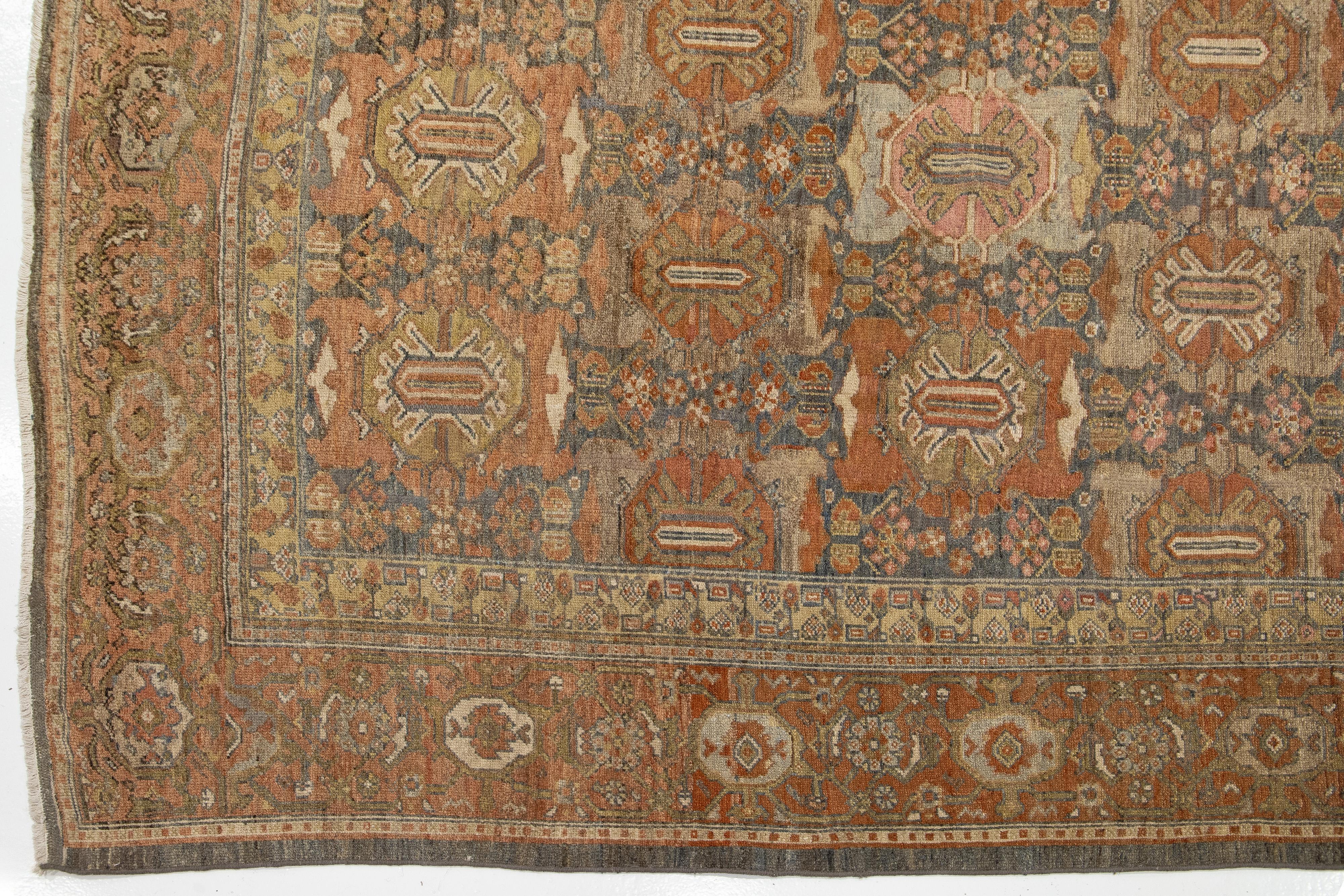 Tappeto antico persiano in lana Malayer con disegno floreale, grigio e ruggine (circa 1890) in vendita 1