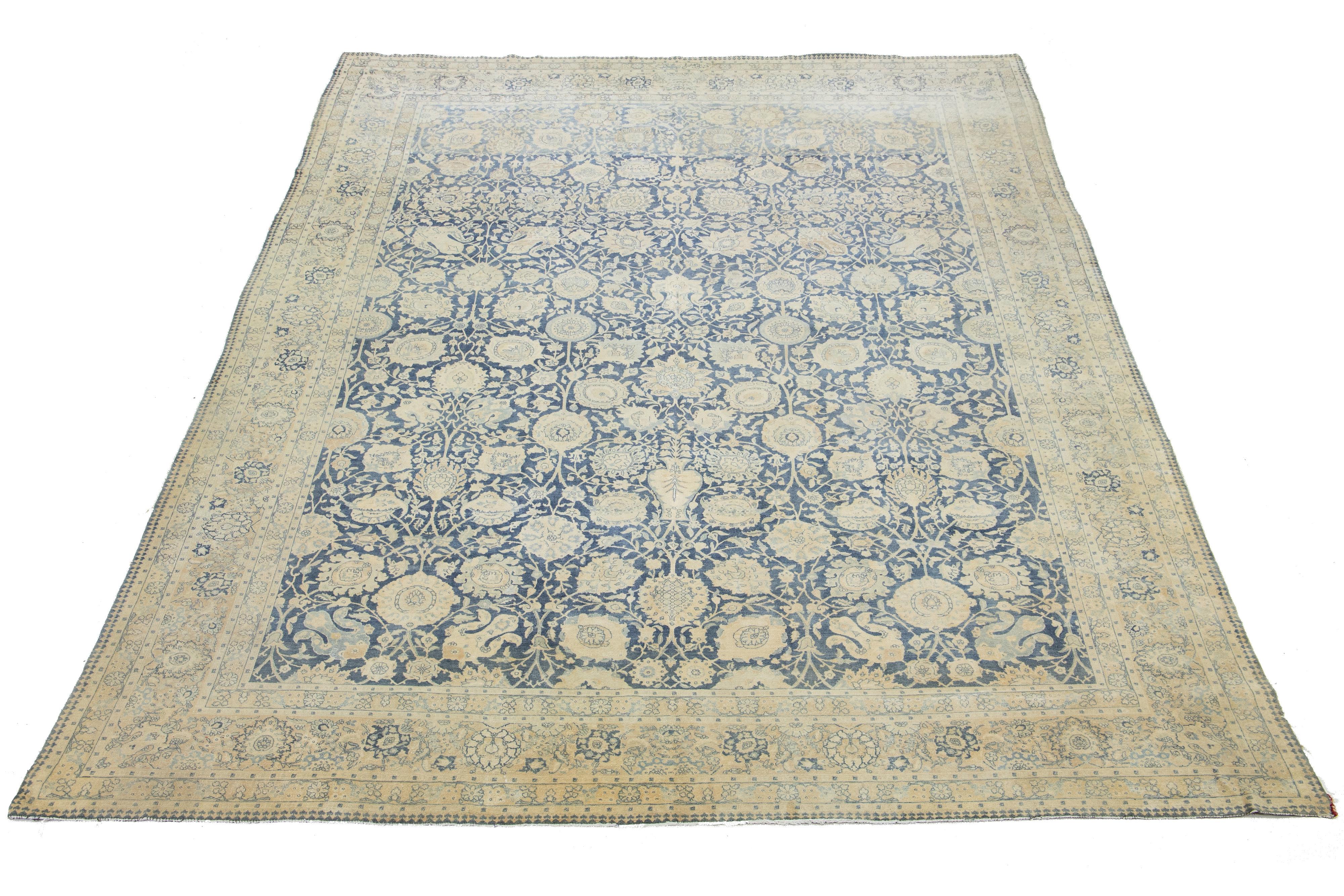 Tappeto in lana Tabriz persiano antico dal design floreale in blu in vendita 1