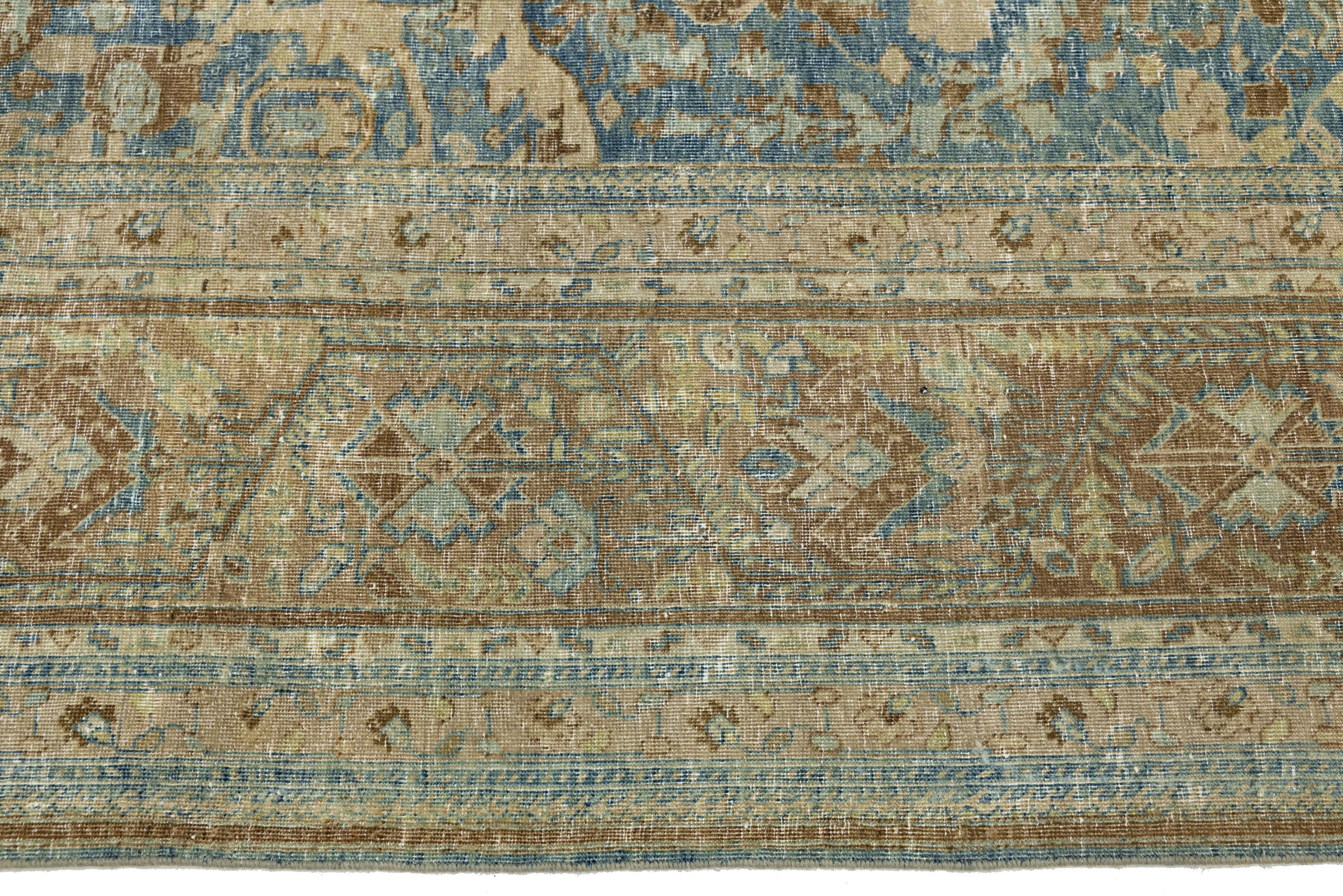 Floral gestaltete handgefertigte Mahal Wollteppich In Blau aus den 1900er Jahren im Angebot 1