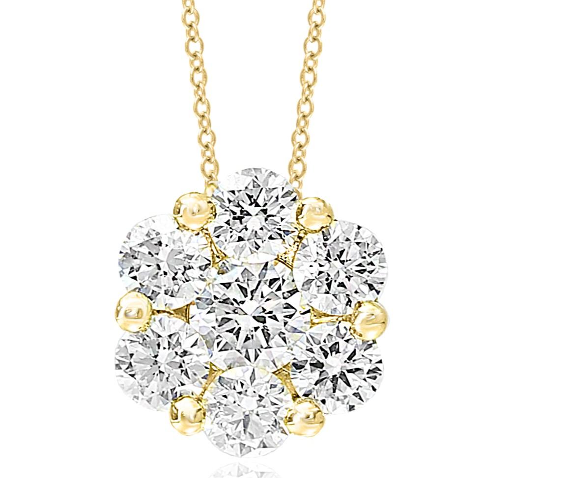 Round Cut Floral Diamond 0.51ct Pendant with chain For Sale