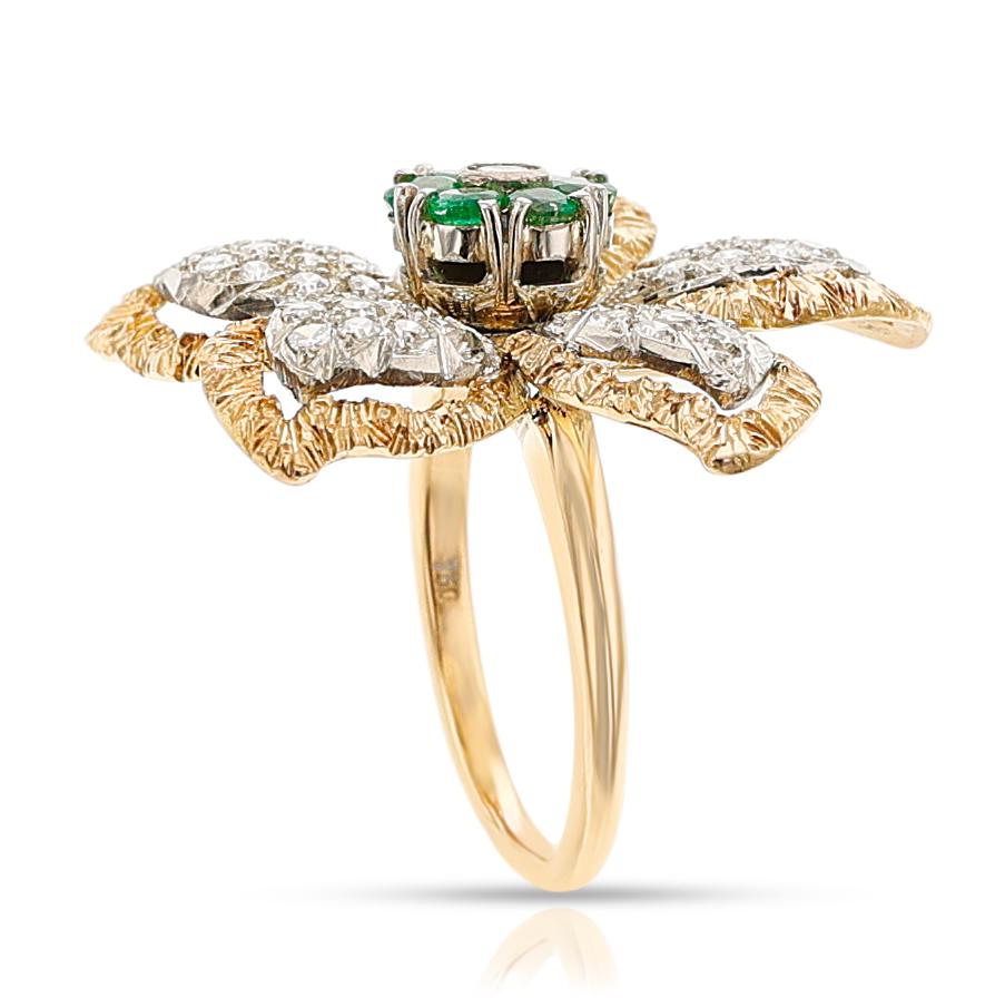 Floral Diamond and Emerald Earring, Ring, Pendant Set, 18k For Sale 2