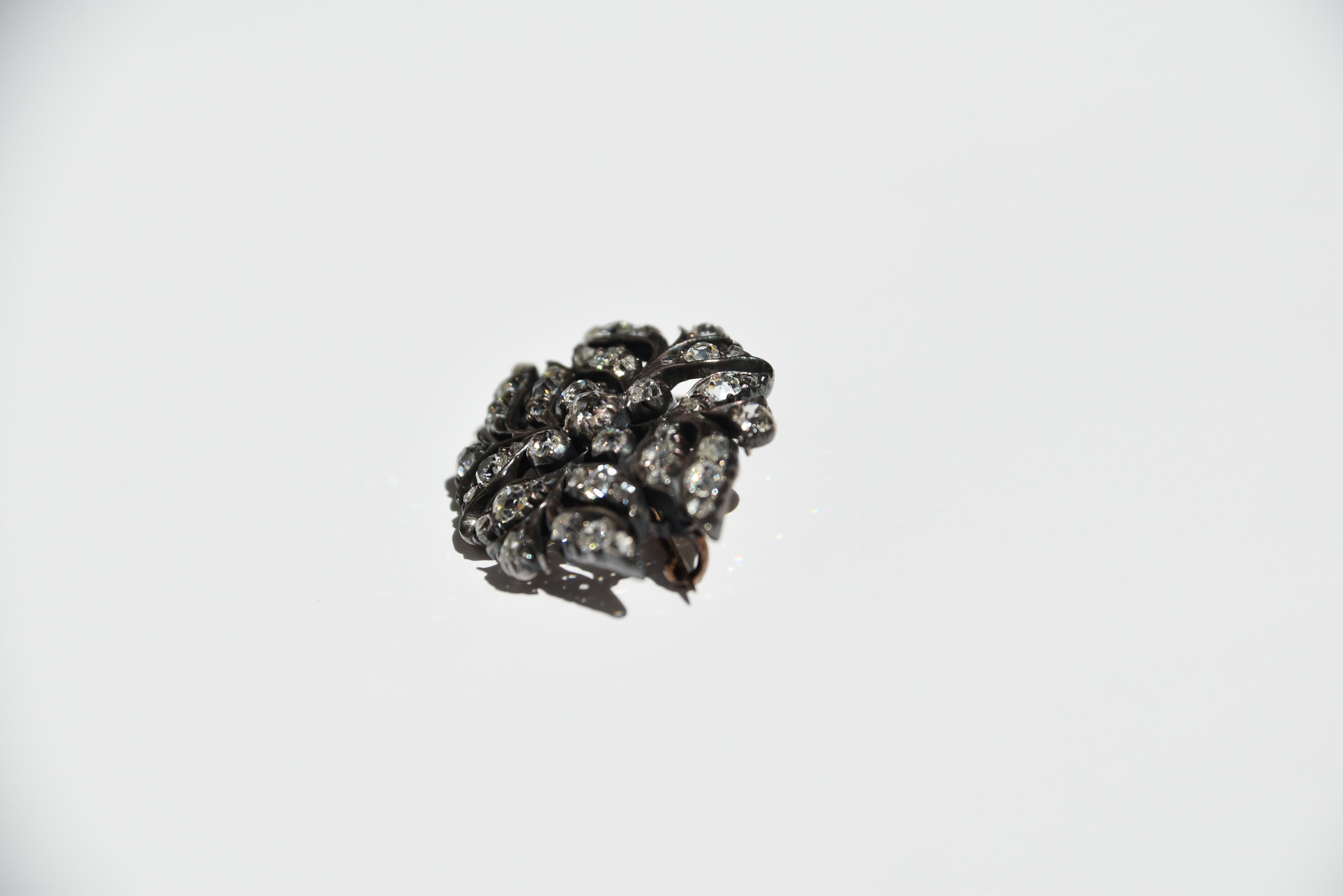 Broche florale en diamant, début du 19e siècle en vente 1