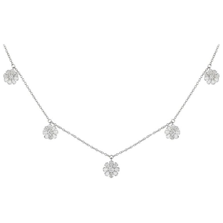 Collar con Encanto Floral de Diamantes en Oro Blanco de 18 K en venta