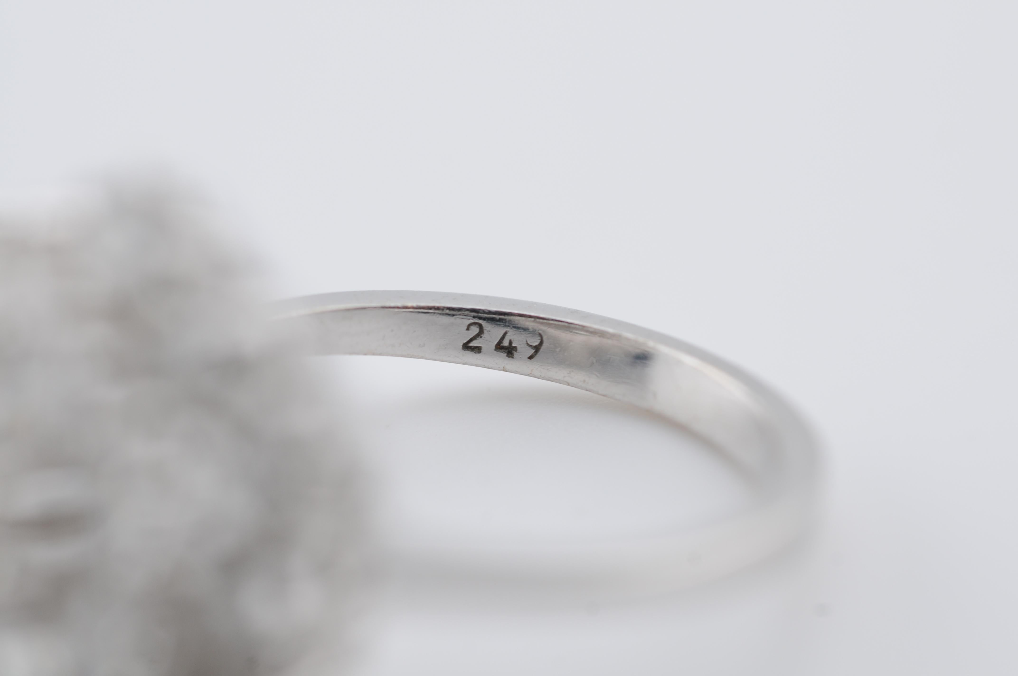Floral Diamond Cluster Ring in 14K White Gold  2.49ct Total in vendita 4