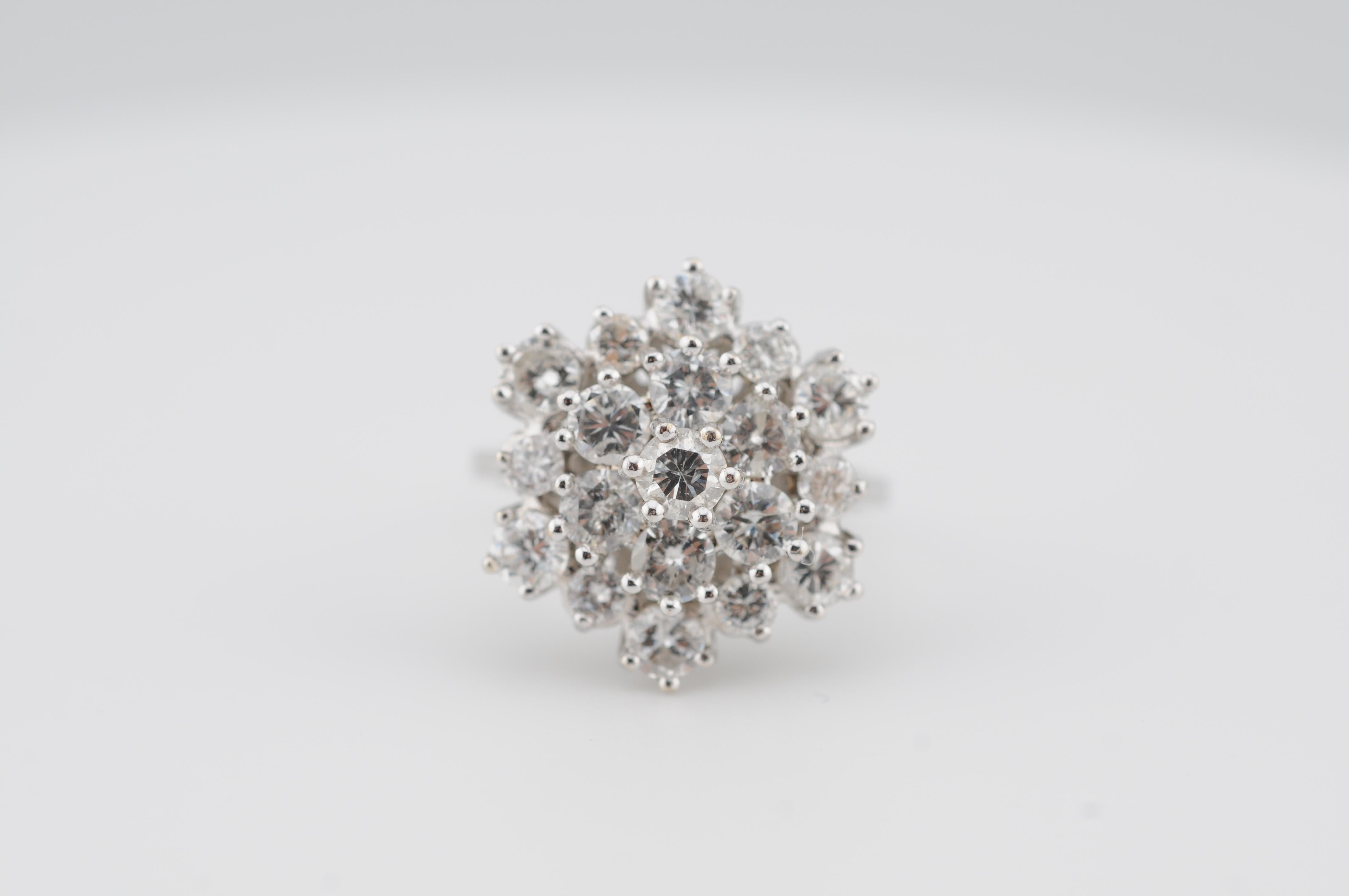 Estetismo Floral Diamond Cluster Ring in 14K White Gold  2.49ct Total in vendita