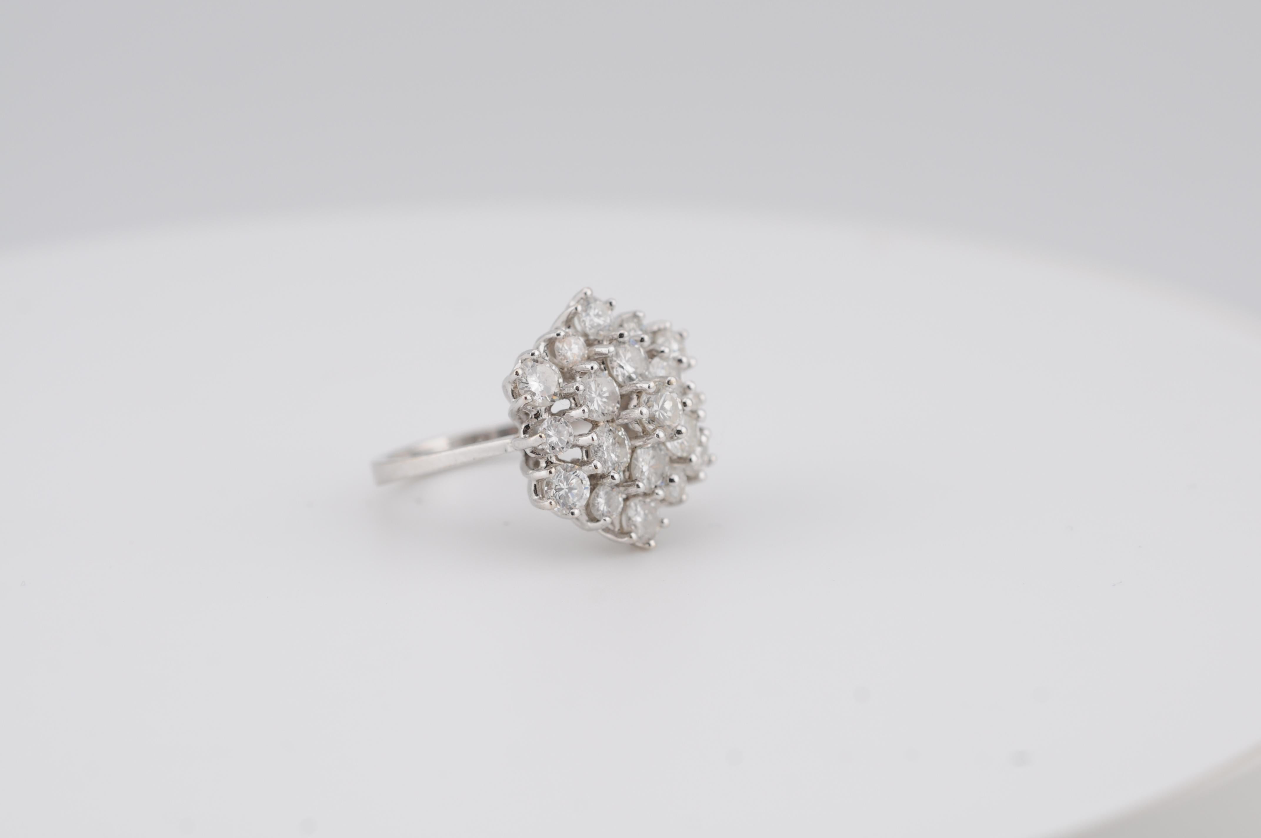 da uomo o donna Floral Diamond Cluster Ring in 14K White Gold  2.49ct Total in vendita