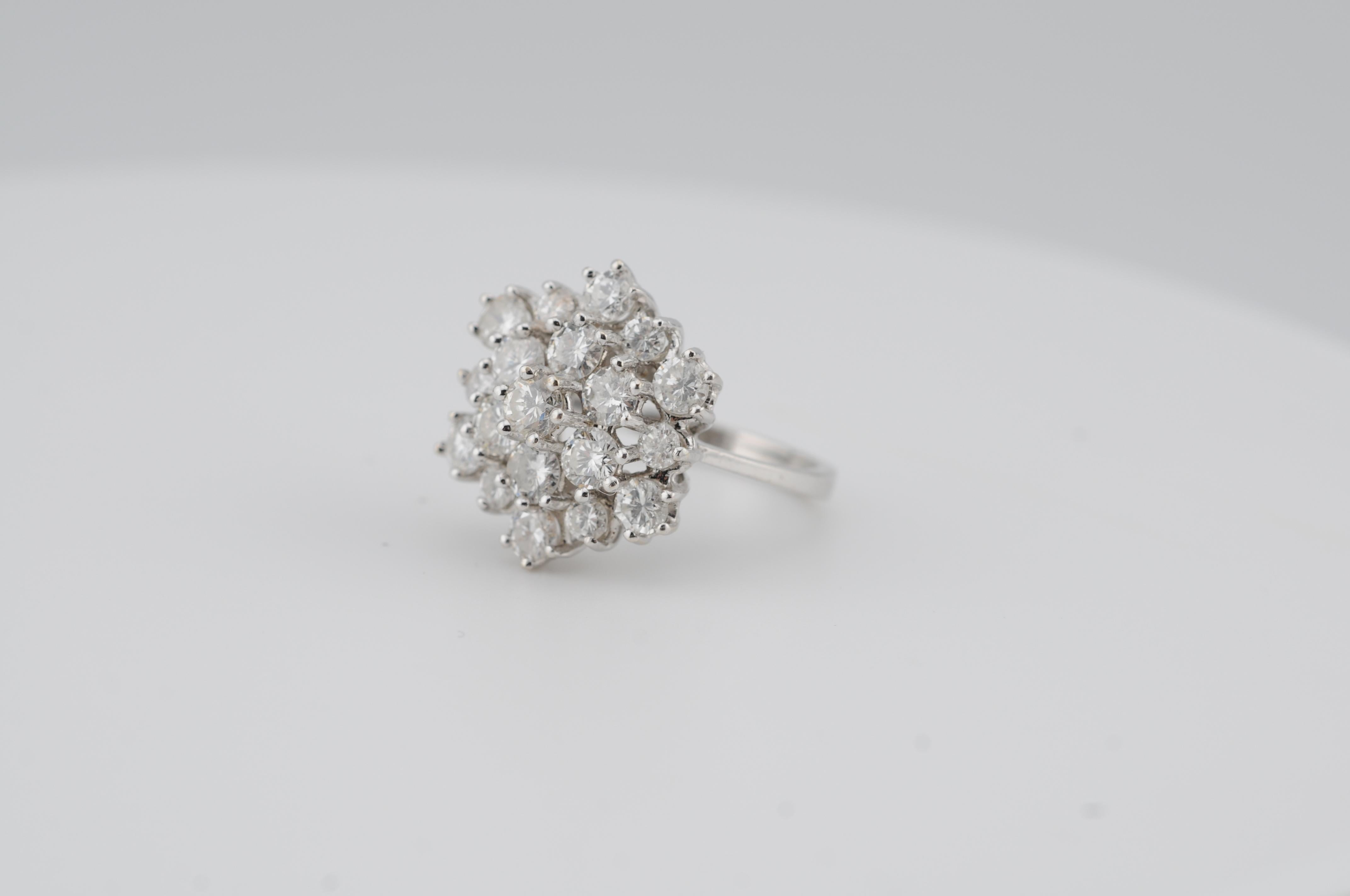 Floral Diamond Cluster Ring in 14K White Gold  2.49ct Total in vendita 3