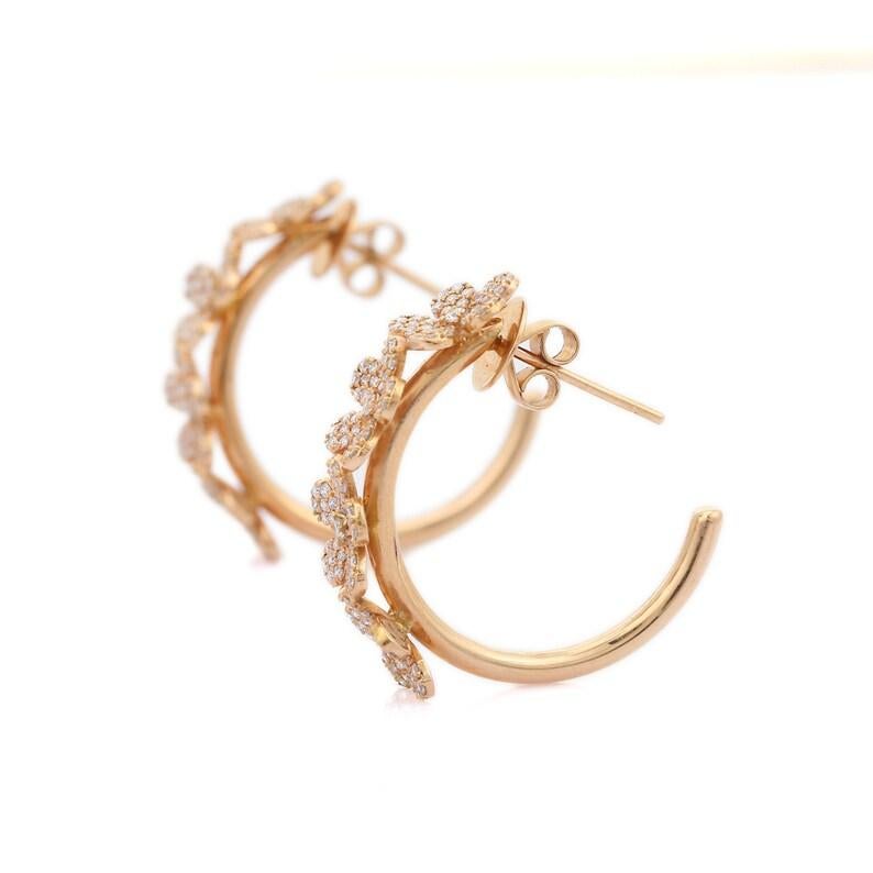 Boucles d'oreilles en or rose 18 carats avec diamants en forme de fleur en vente 1