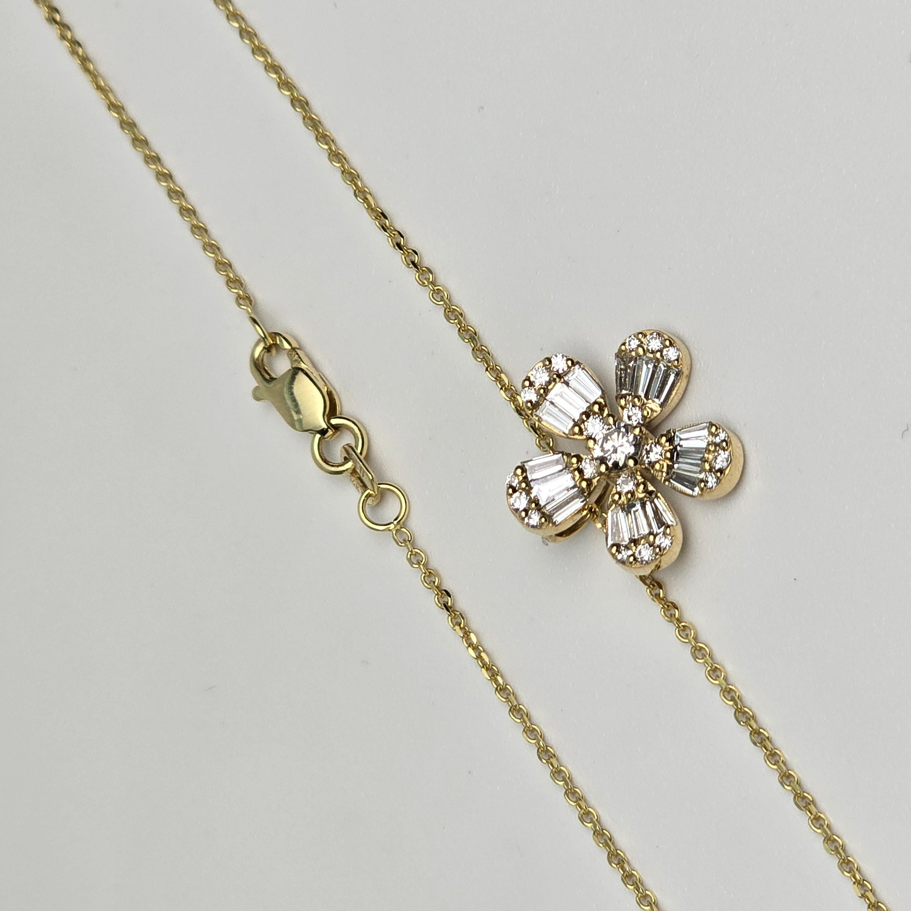 Colgante diamante floral oro 14KT 0,81ct Corte brillante en venta