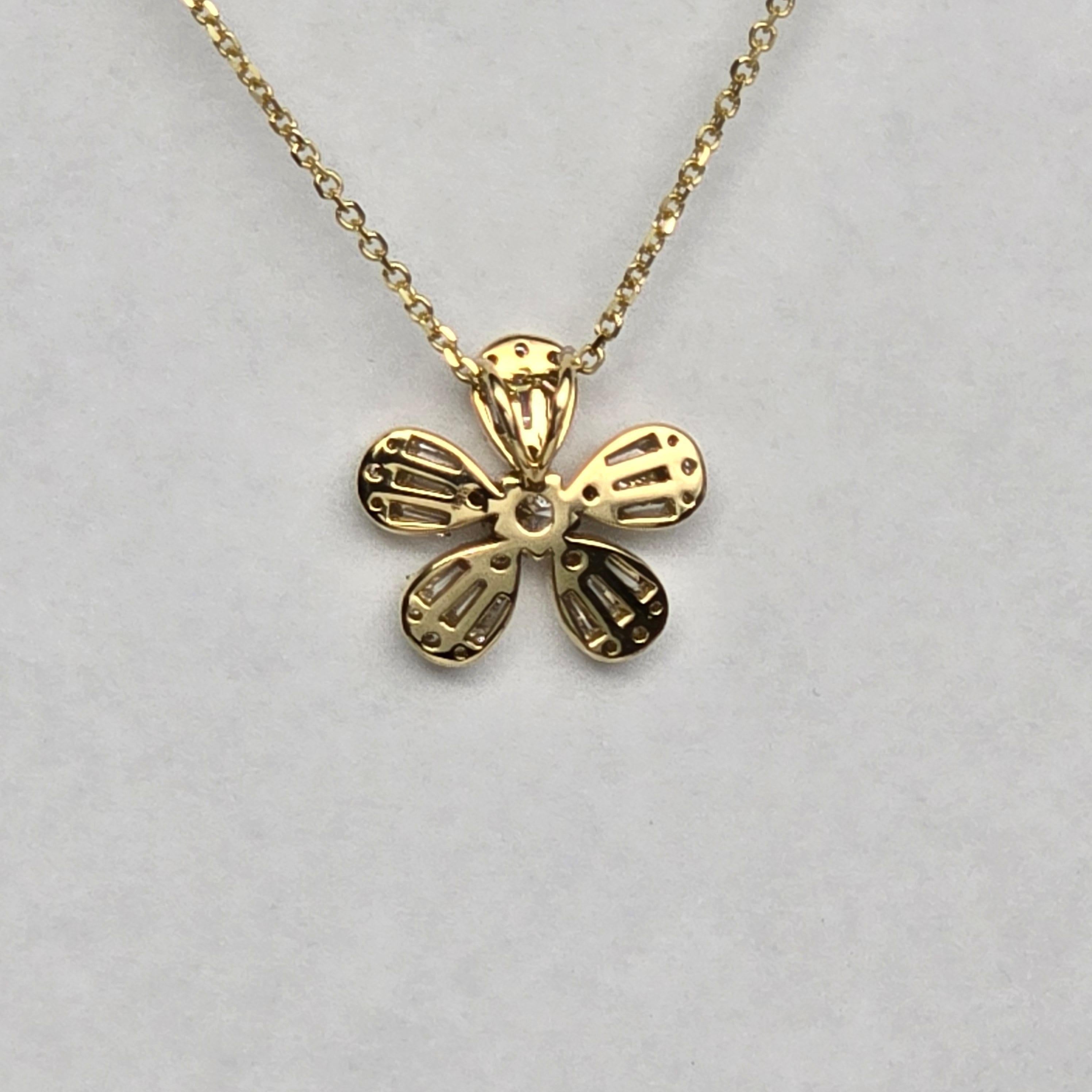 Colgante diamante floral oro 14KT 0,81ct en venta 2