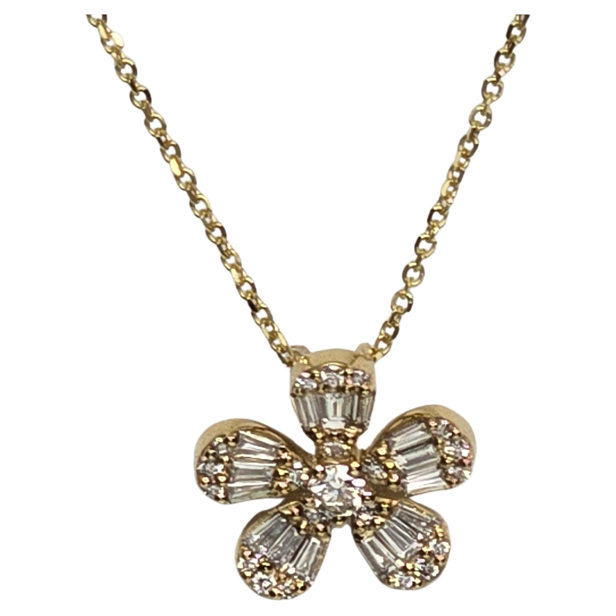Floral diamond pendant 14KT gold 0.81ct
