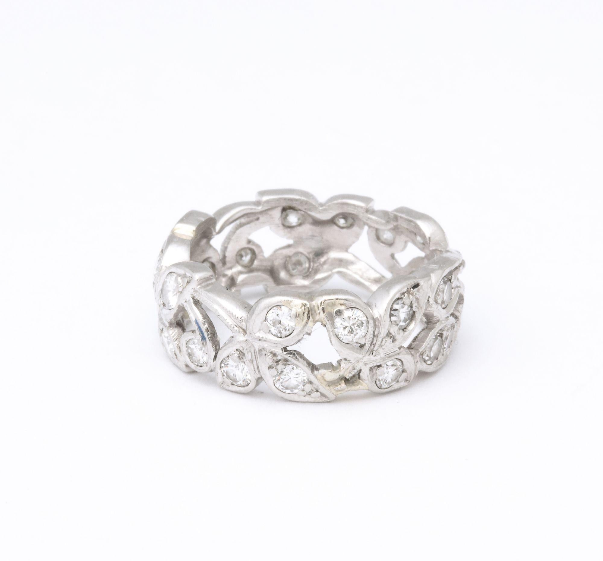 Floral Diamond Platinum Band In Excellent Condition For Sale In New York, NY